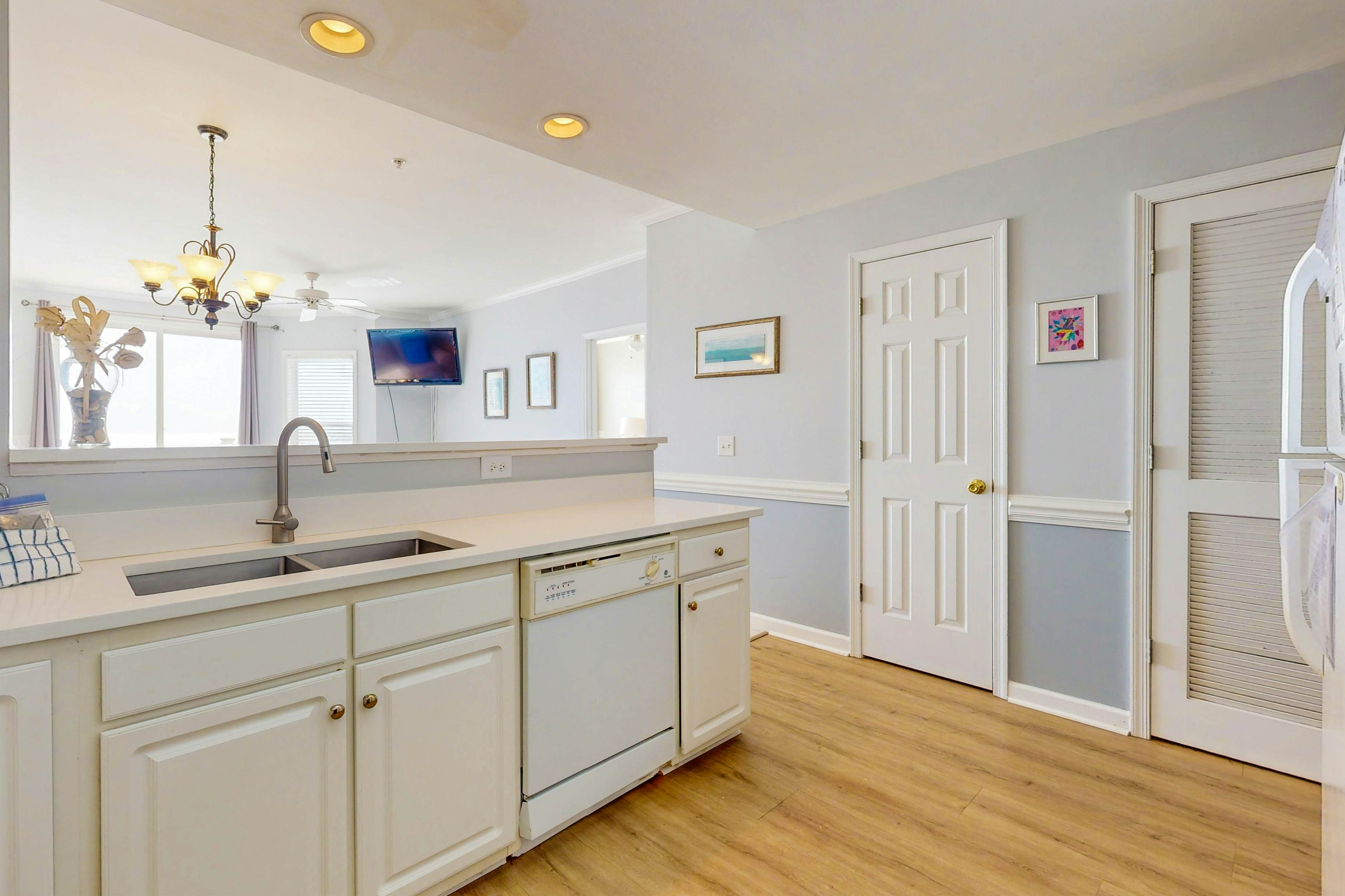 Dog-friendly penthouse with oceanfront balcony - steps to Folly Beach Pier