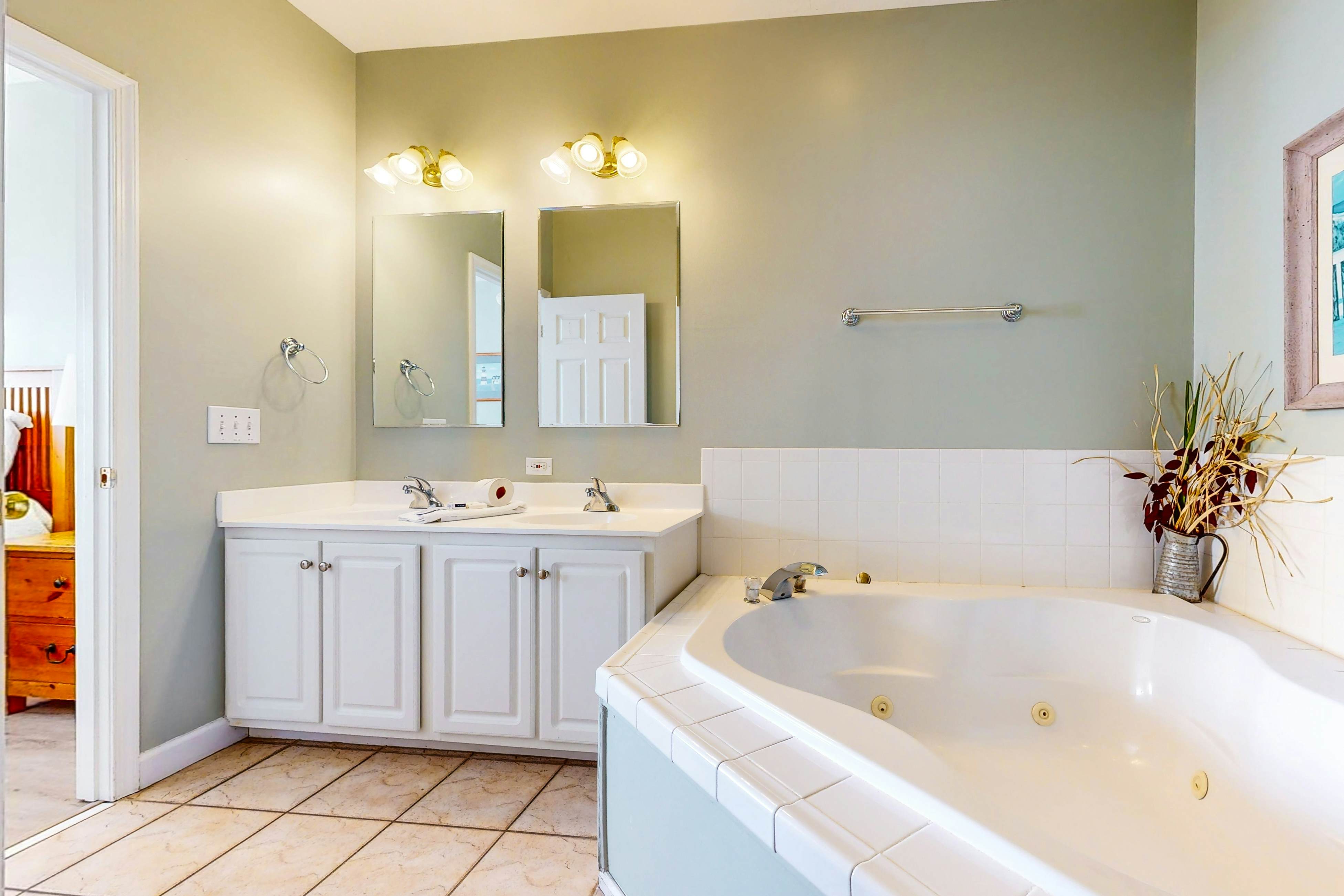 Dog-friendly penthouse with oceanfront balcony - steps to Folly Beach Pier