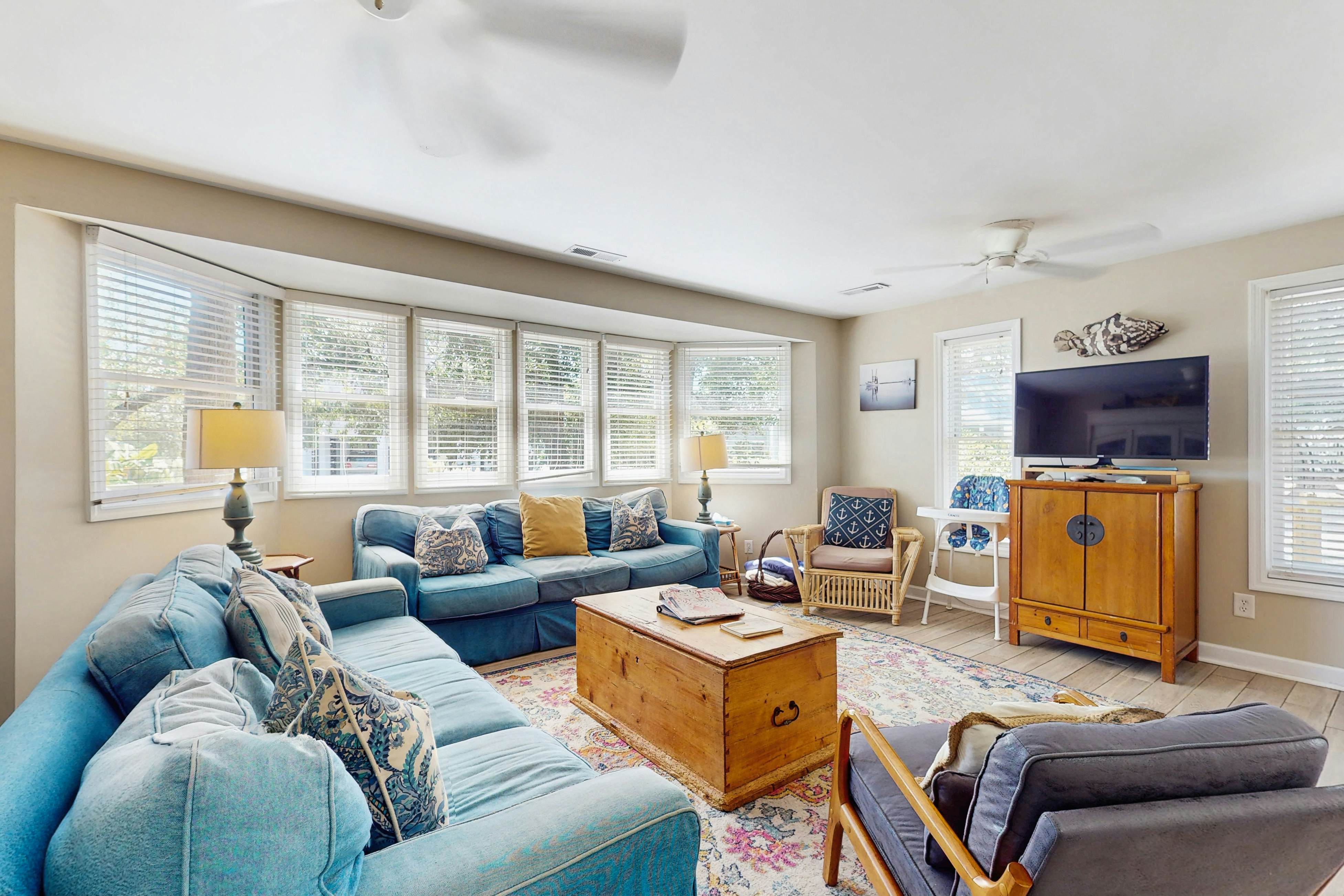 Downtown dog-friendly home with outdoor shower, level 2 EV charger