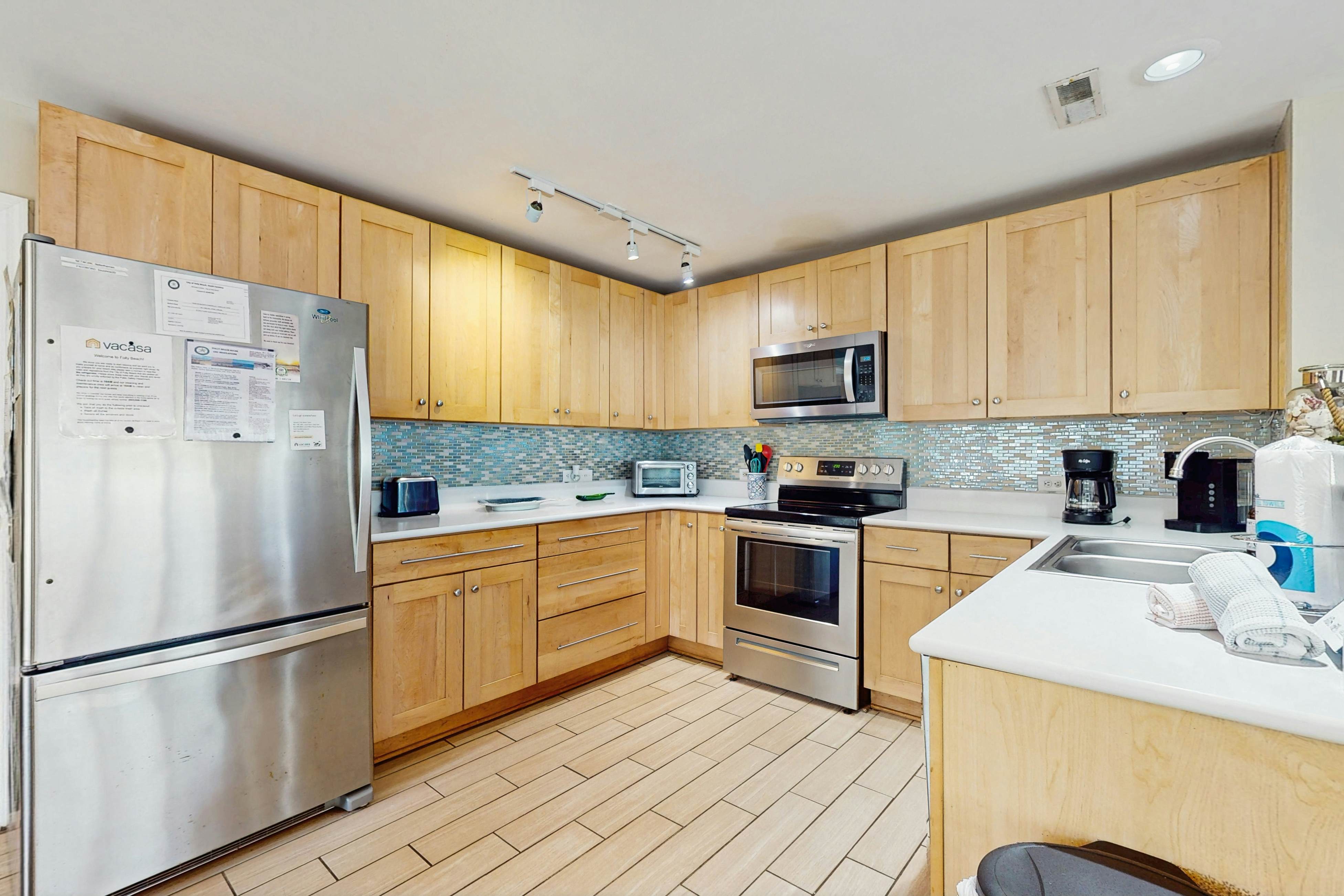 Downtown dog-friendly home with outdoor shower, level 2 EV charger