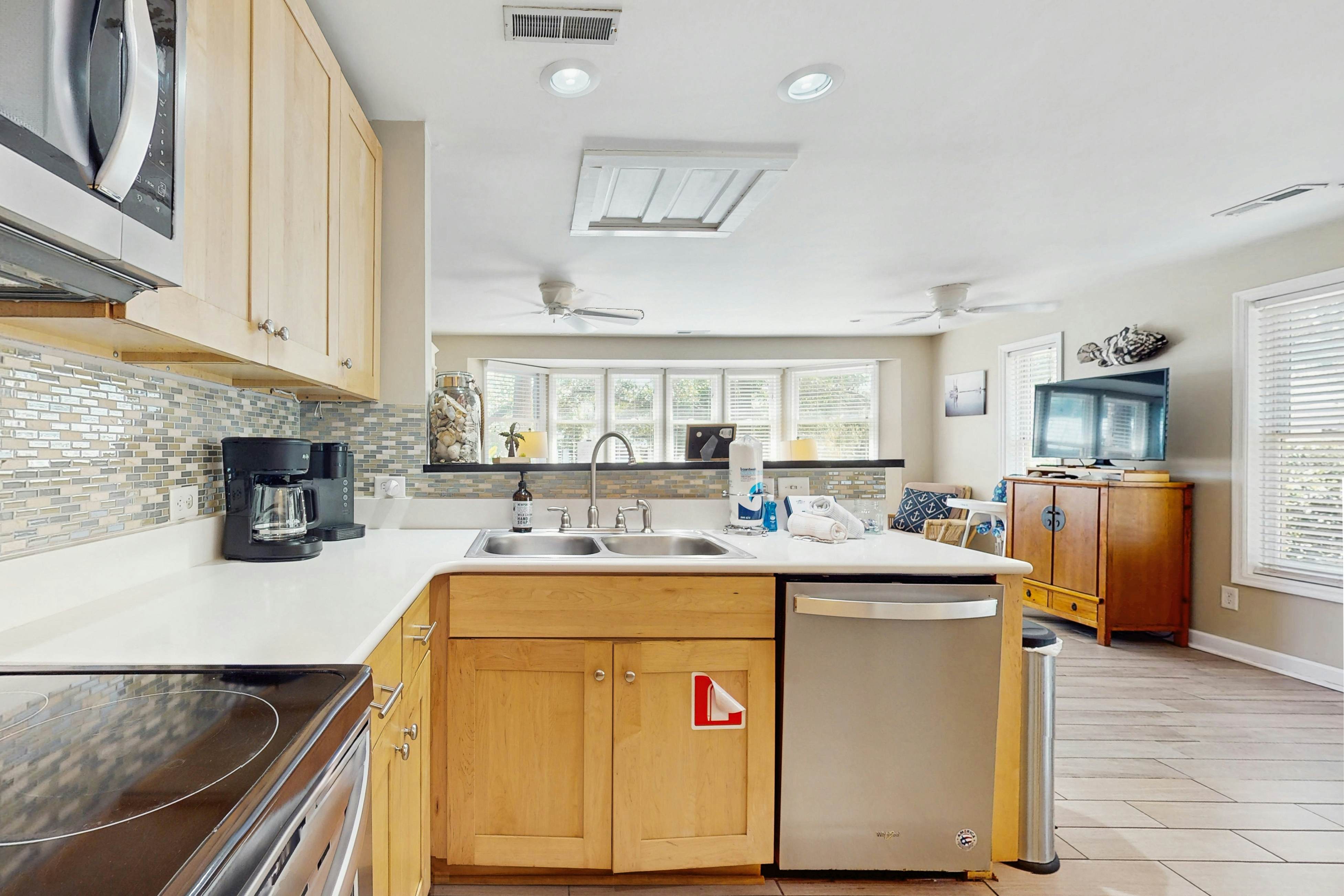 Downtown dog-friendly home with outdoor shower, level 2 EV charger