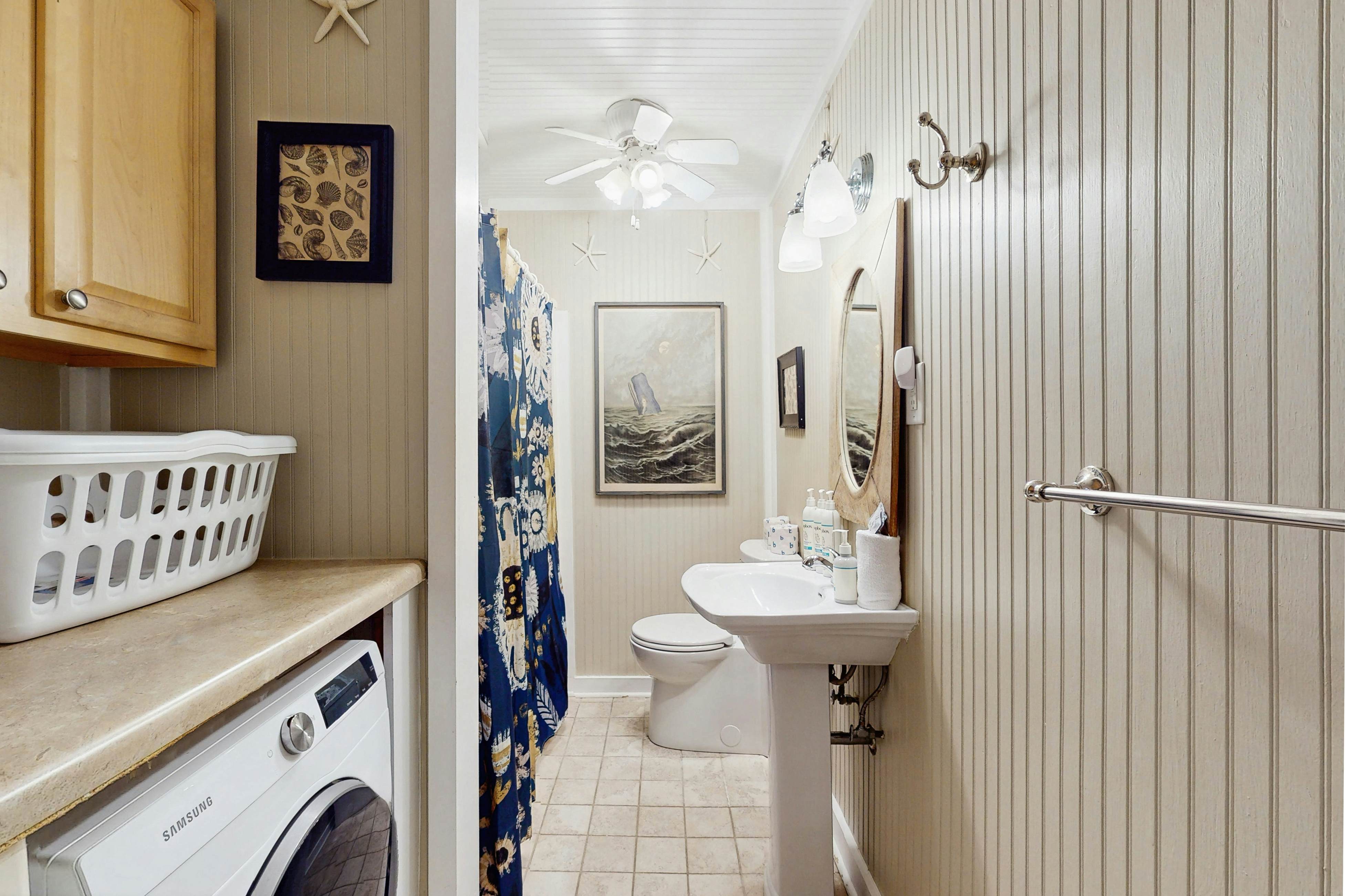 Downtown dog-friendly home with outdoor shower, level 2 EV charger