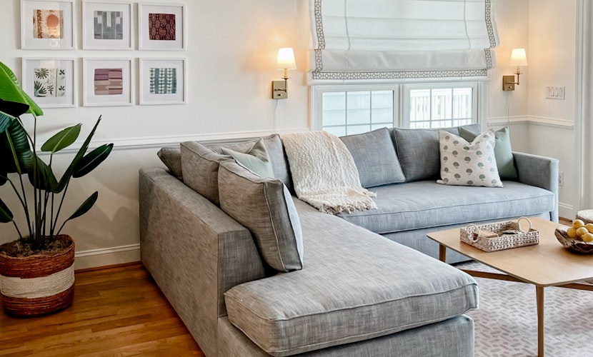 Stylish Oceanview Condo: Pool, Parking & Prime Location!