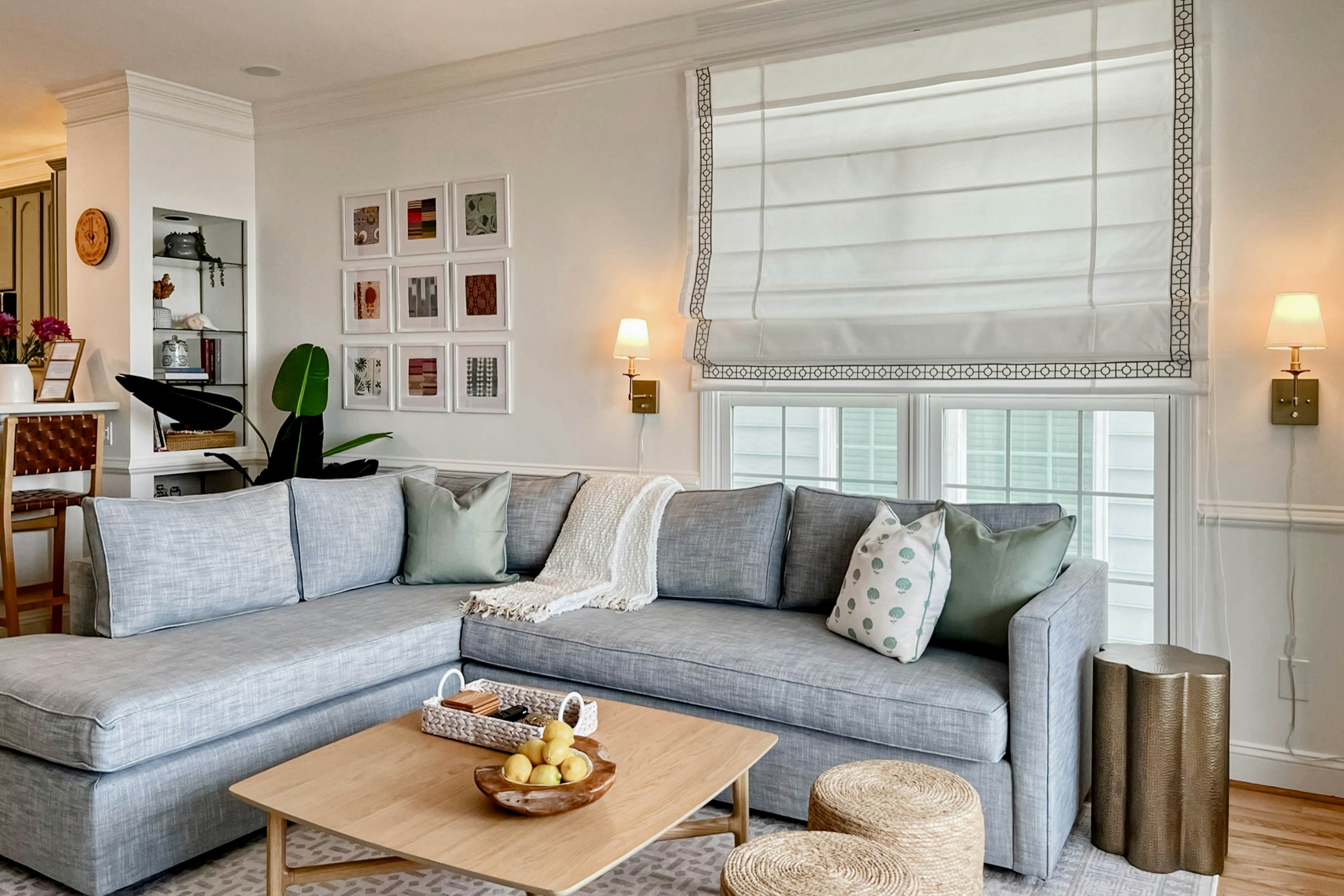 Stylish Oceanview Condo: Pool, Parking & Prime Location!