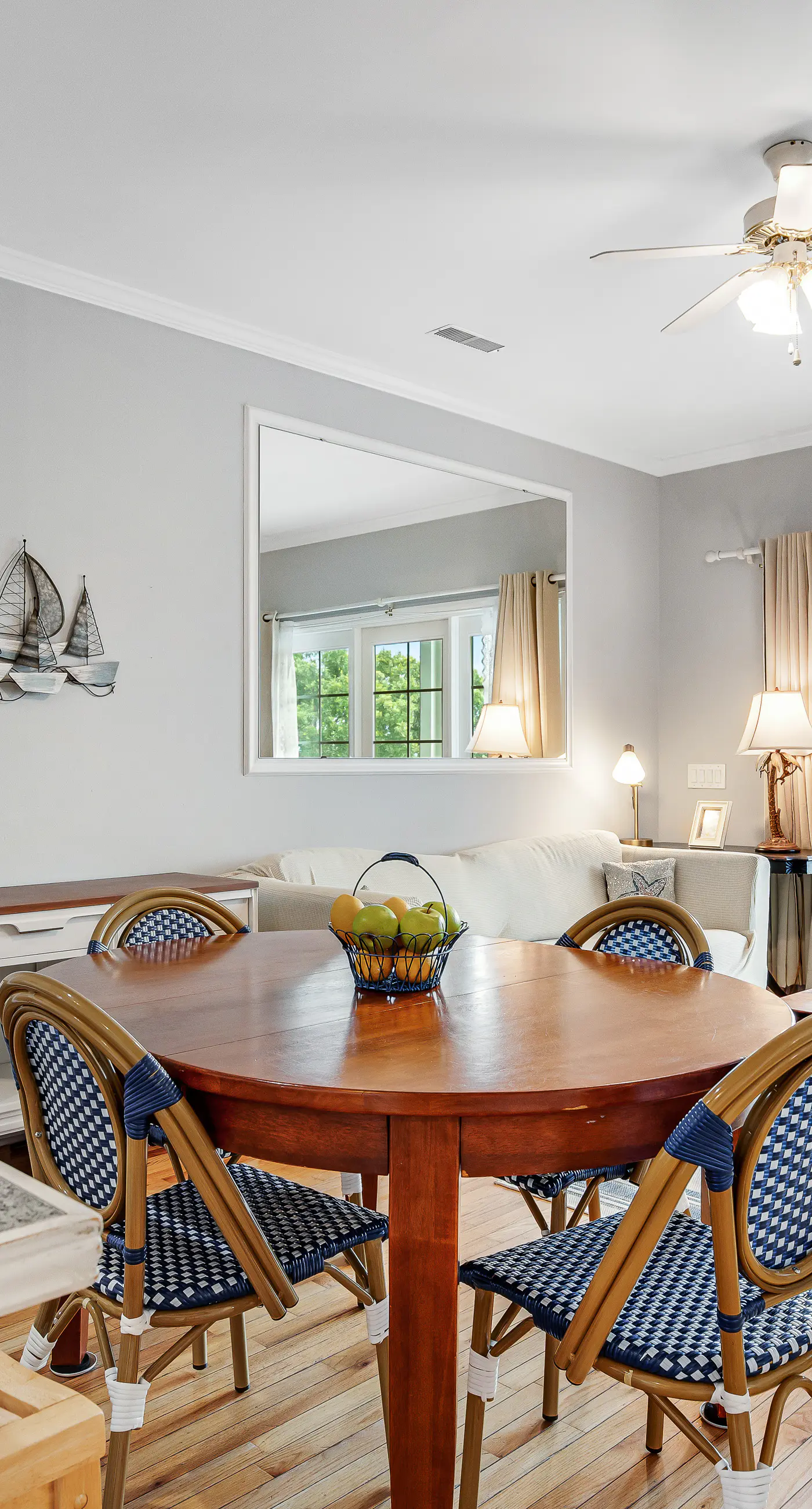 2nd-floor retreat with screened porch, shared pool, WiFi, central AC & elevator