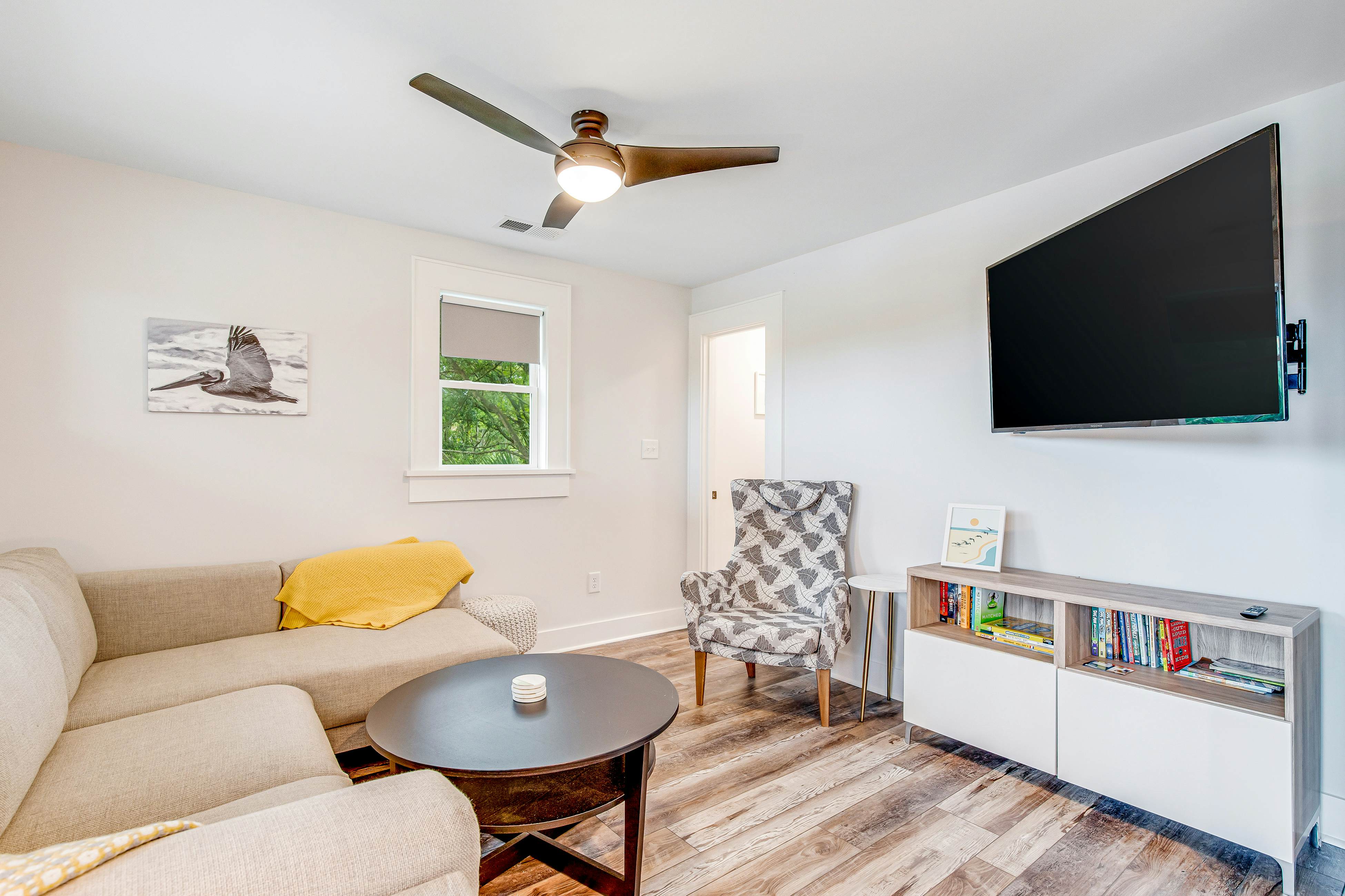 Fantastic coastal retreat with private dock, gas grill, two decks, & fast WiFi