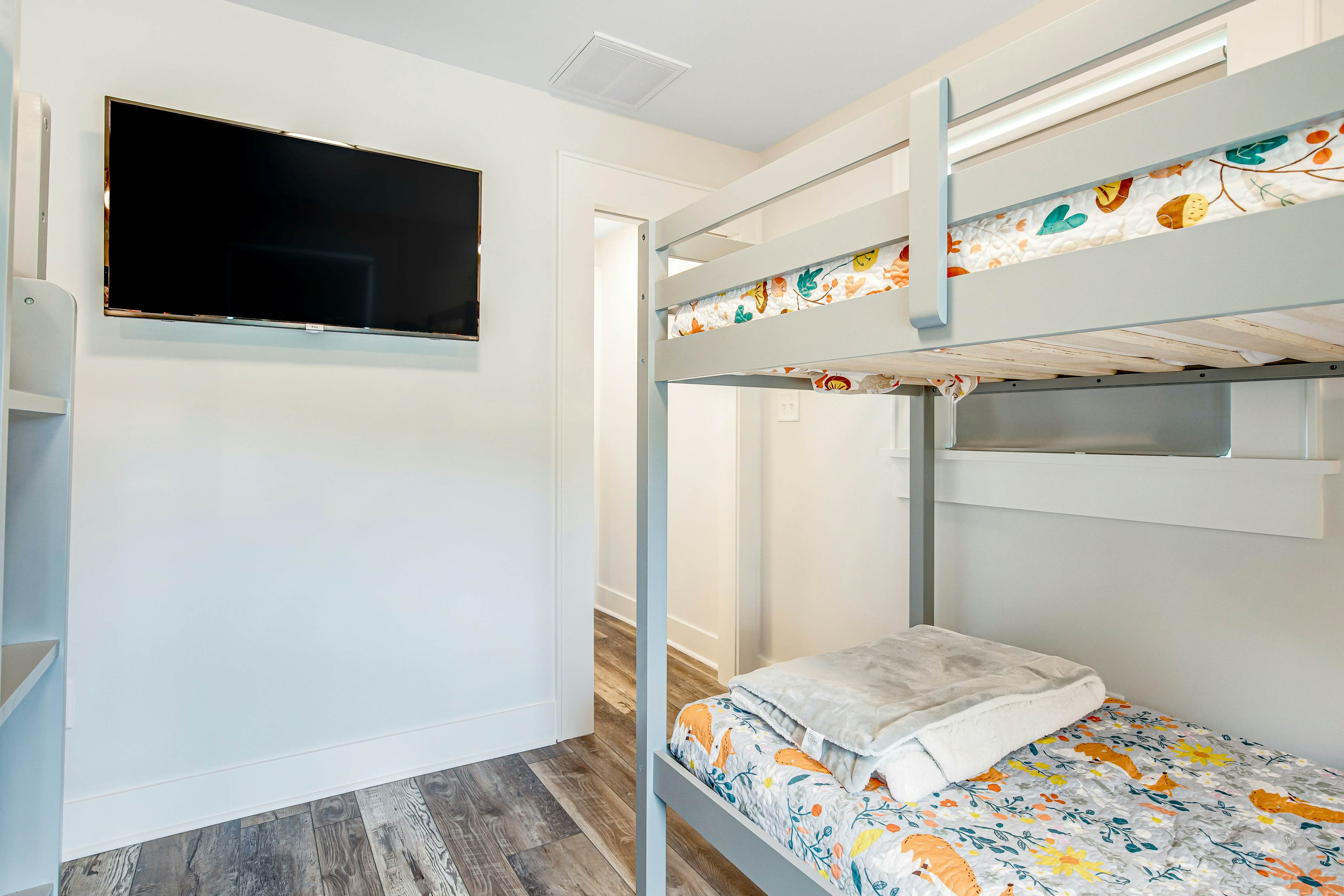 Fantastic coastal retreat with private dock, gas grill, two decks, & fast WiFi