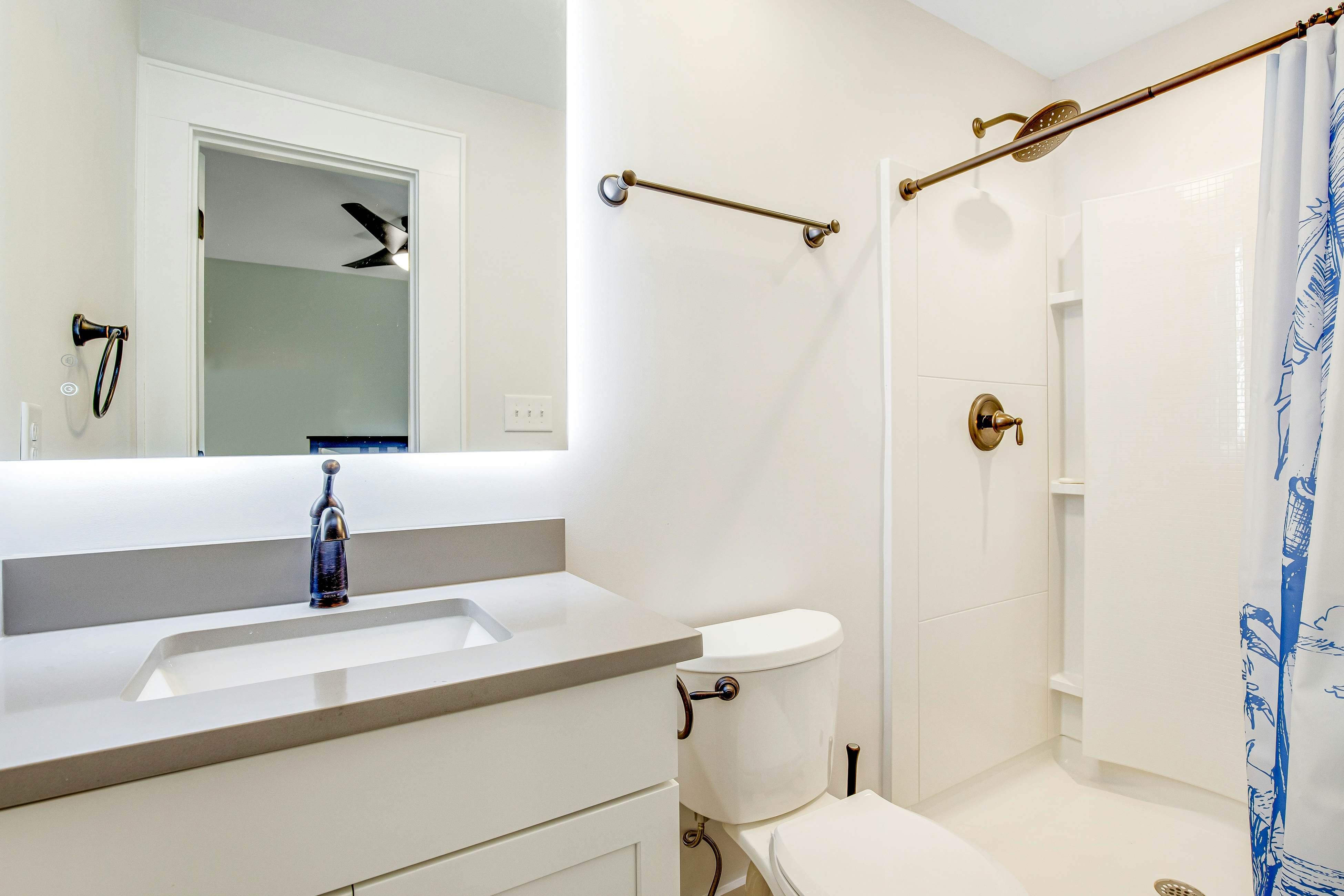 Fantastic coastal retreat with private dock, gas grill, two decks, & fast WiFi