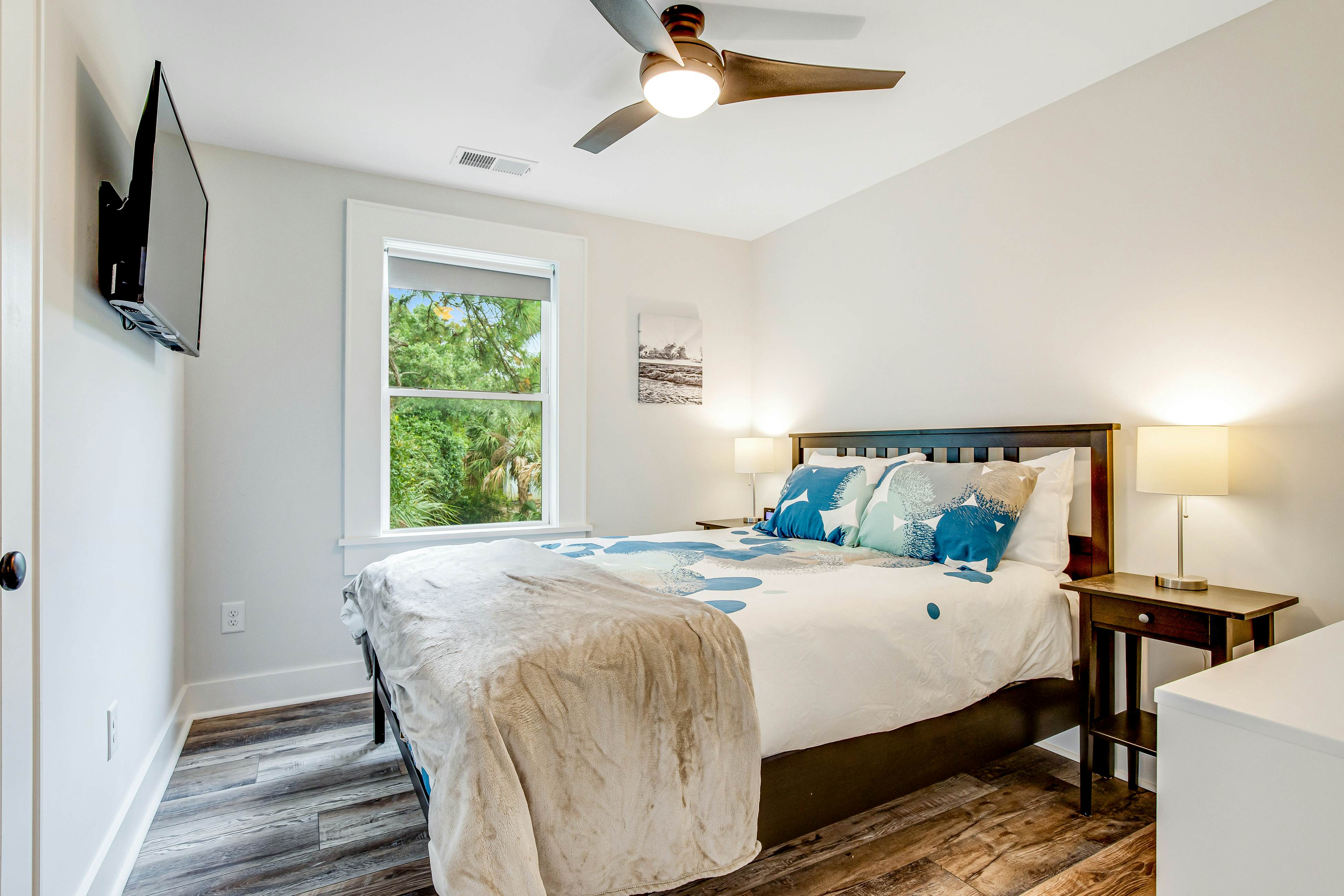 Fantastic coastal retreat with private dock, gas grill, two decks, & fast WiFi