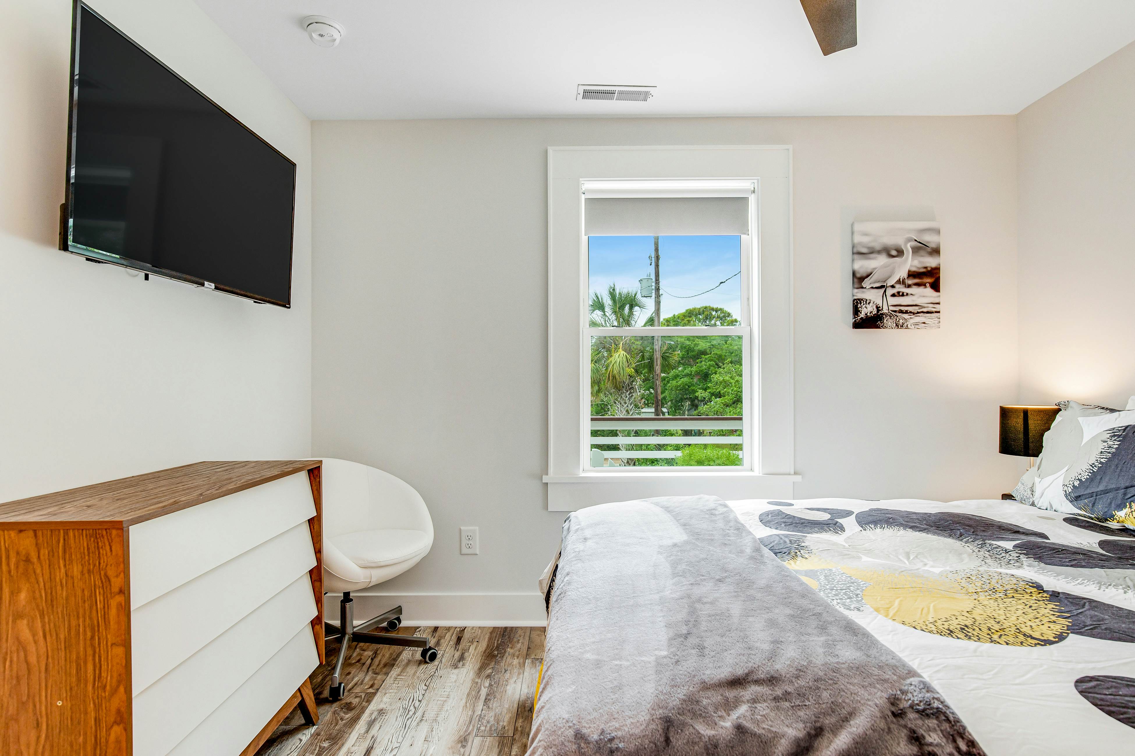 Fantastic coastal retreat with private dock, gas grill, two decks, & fast WiFi