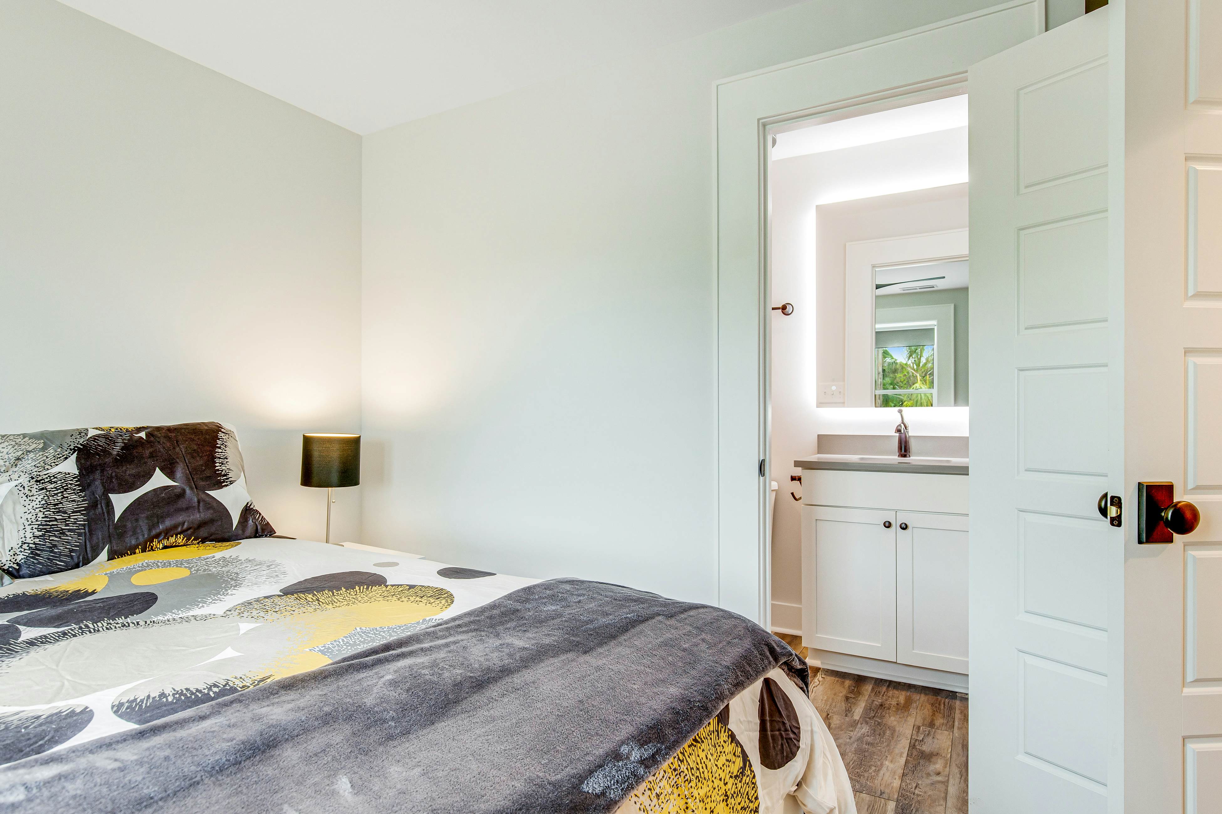 Fantastic coastal retreat with private dock, gas grill, two decks, & fast WiFi