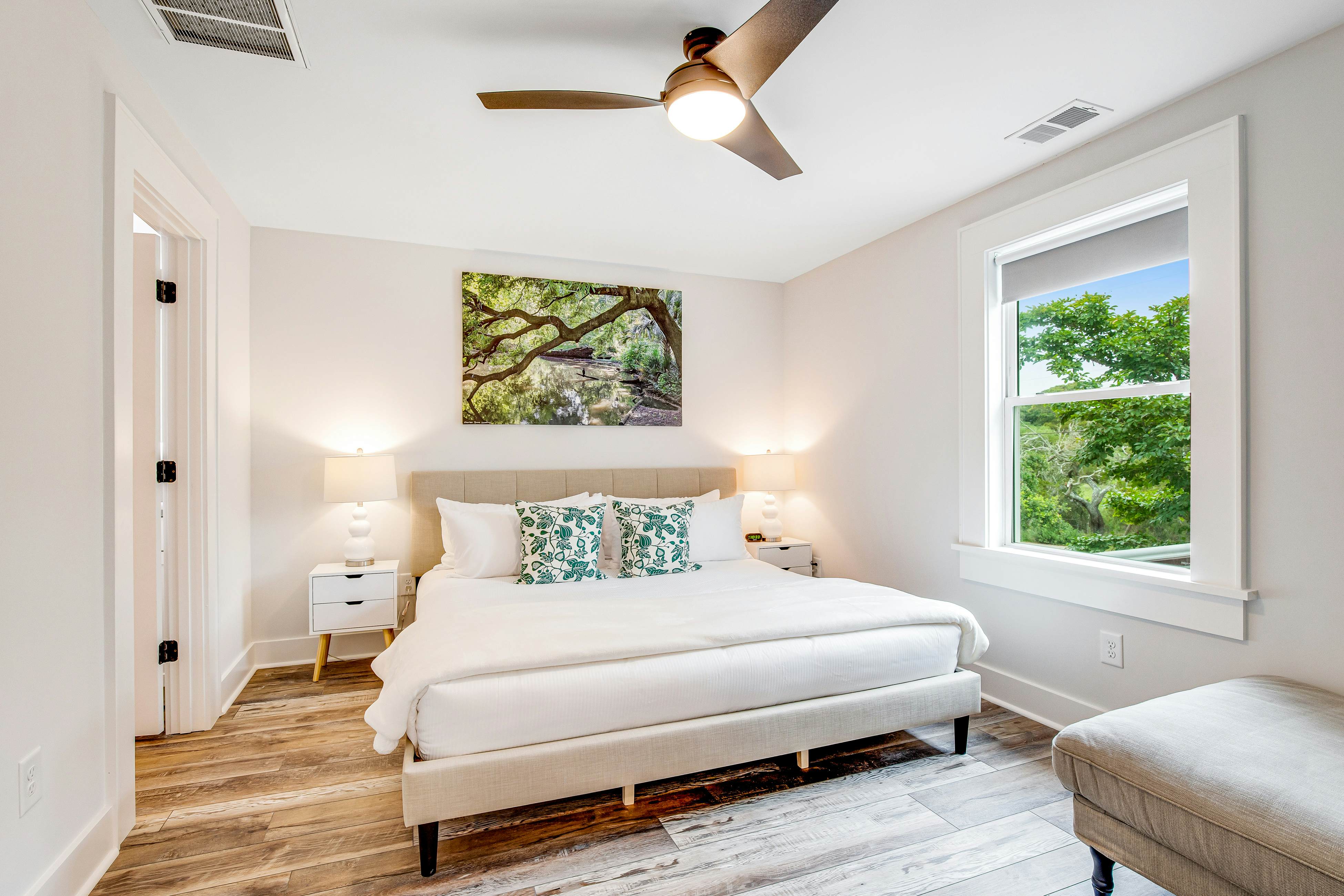 Fantastic coastal retreat with private dock, gas grill, two decks, & fast WiFi