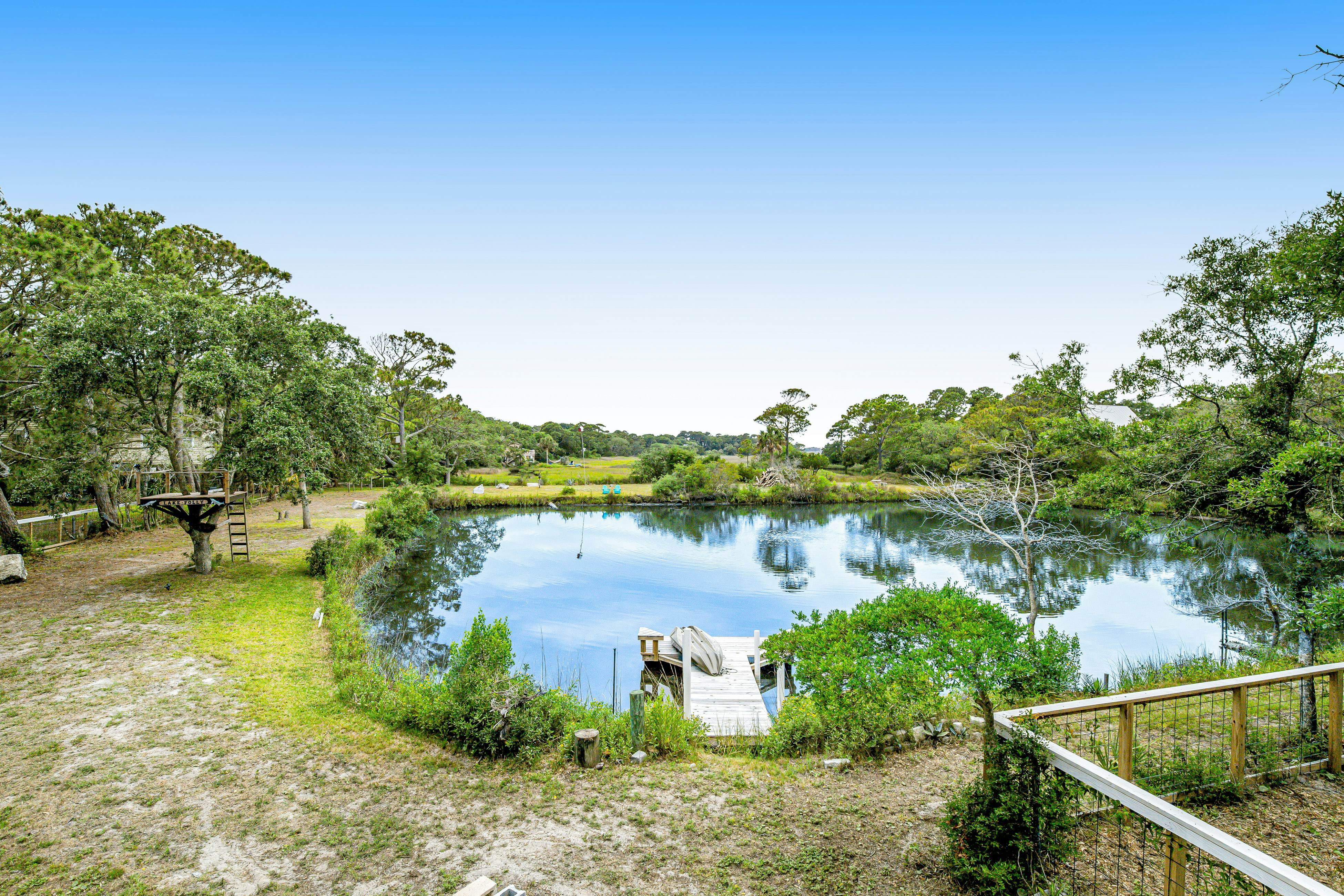 Fantastic coastal retreat with private dock, gas grill, two decks, & fast WiFi