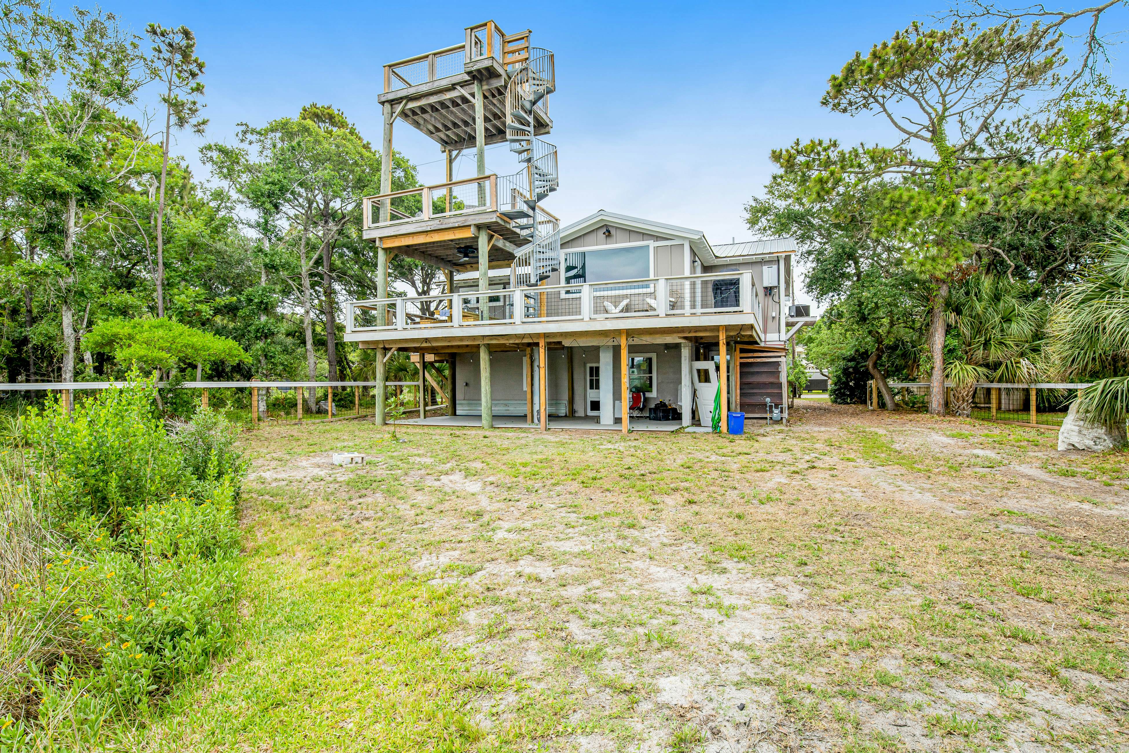 Fantastic coastal retreat with private dock, gas grill, two decks, & fast WiFi