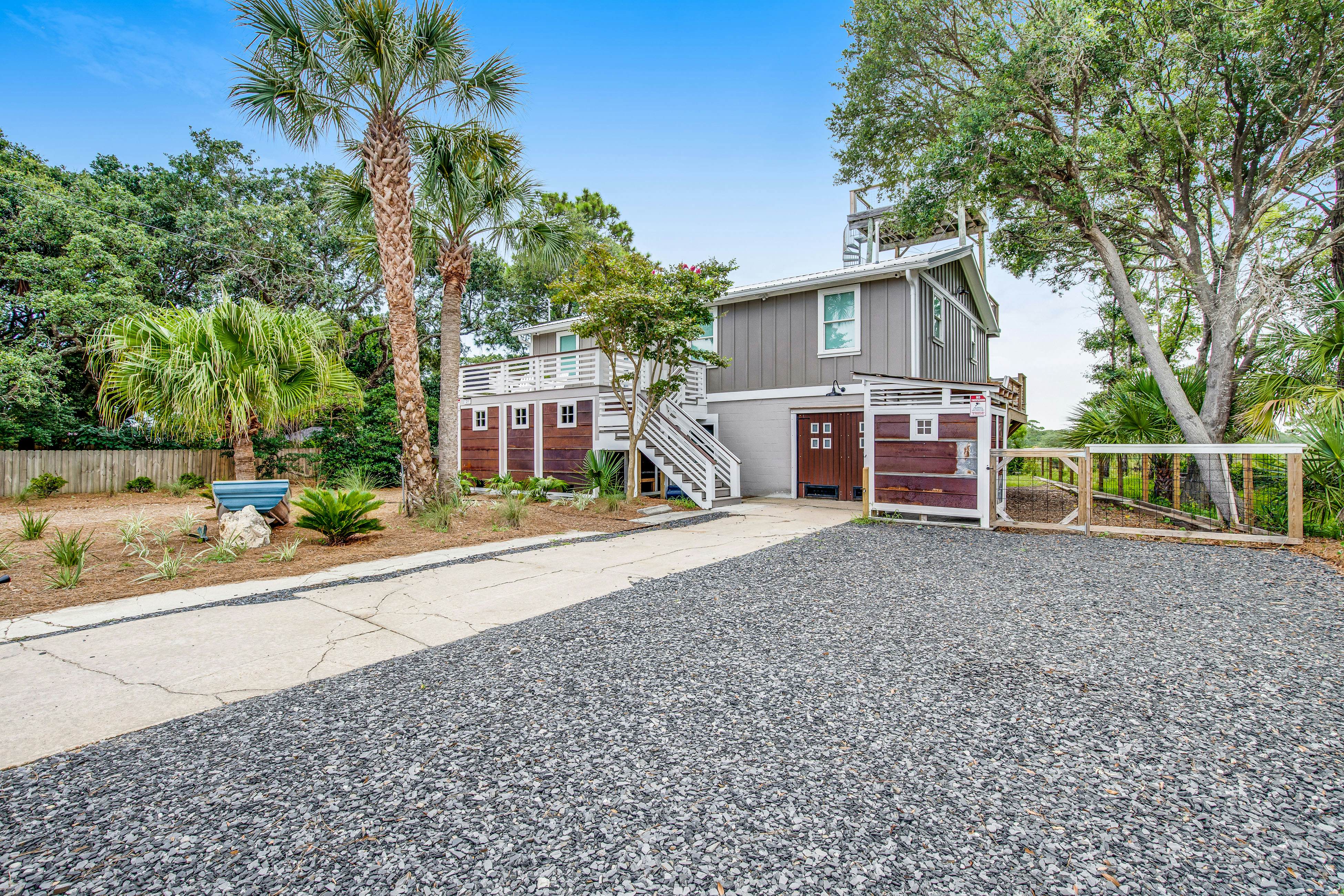 Fantastic coastal retreat with private dock, gas grill, two decks, & fast WiFi