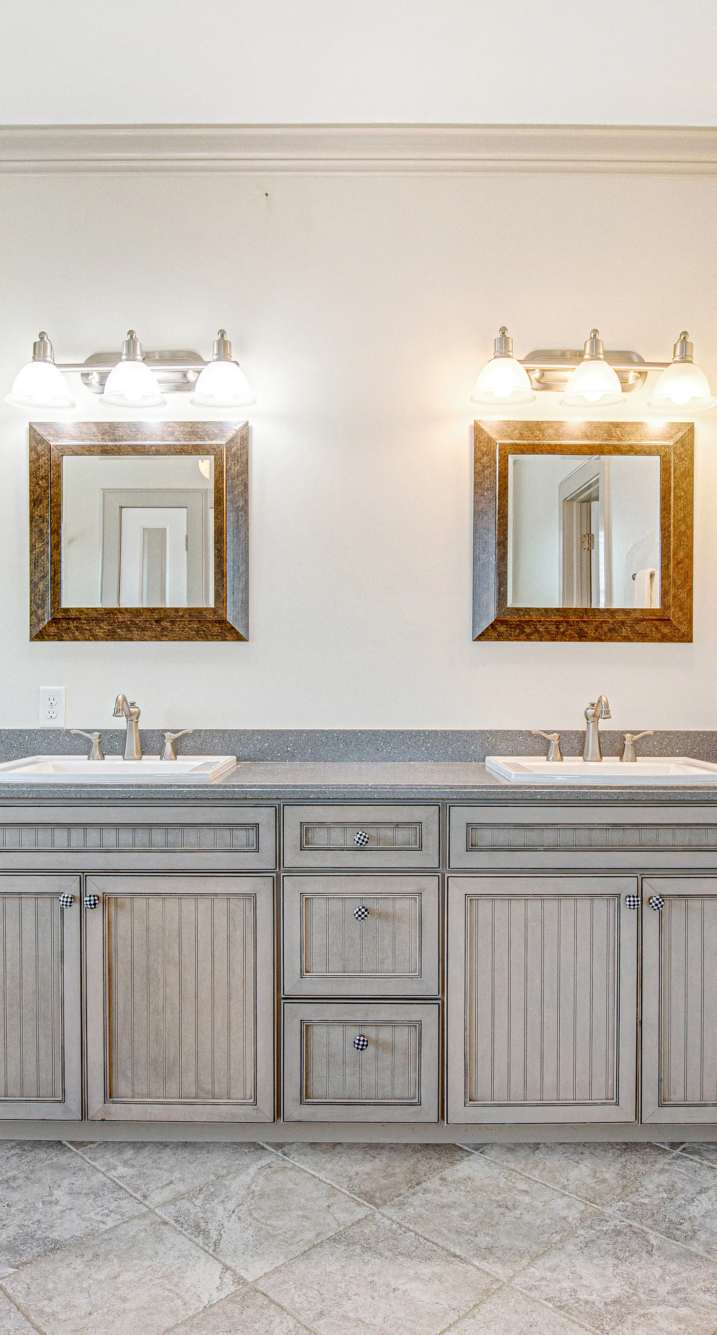 Gorgeous Beachfront Home w/ Oceanfront Views, Deck, Beach Boardwalk & WiFi