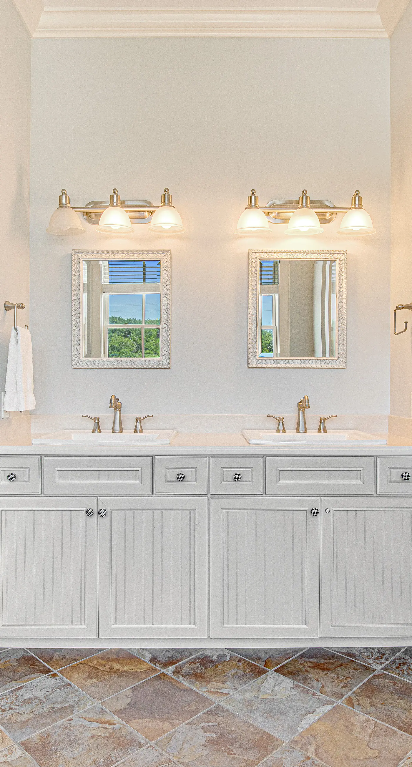 Gorgeous Beachfront Home w/ Oceanfront Views, Deck, Beach Boardwalk & WiFi