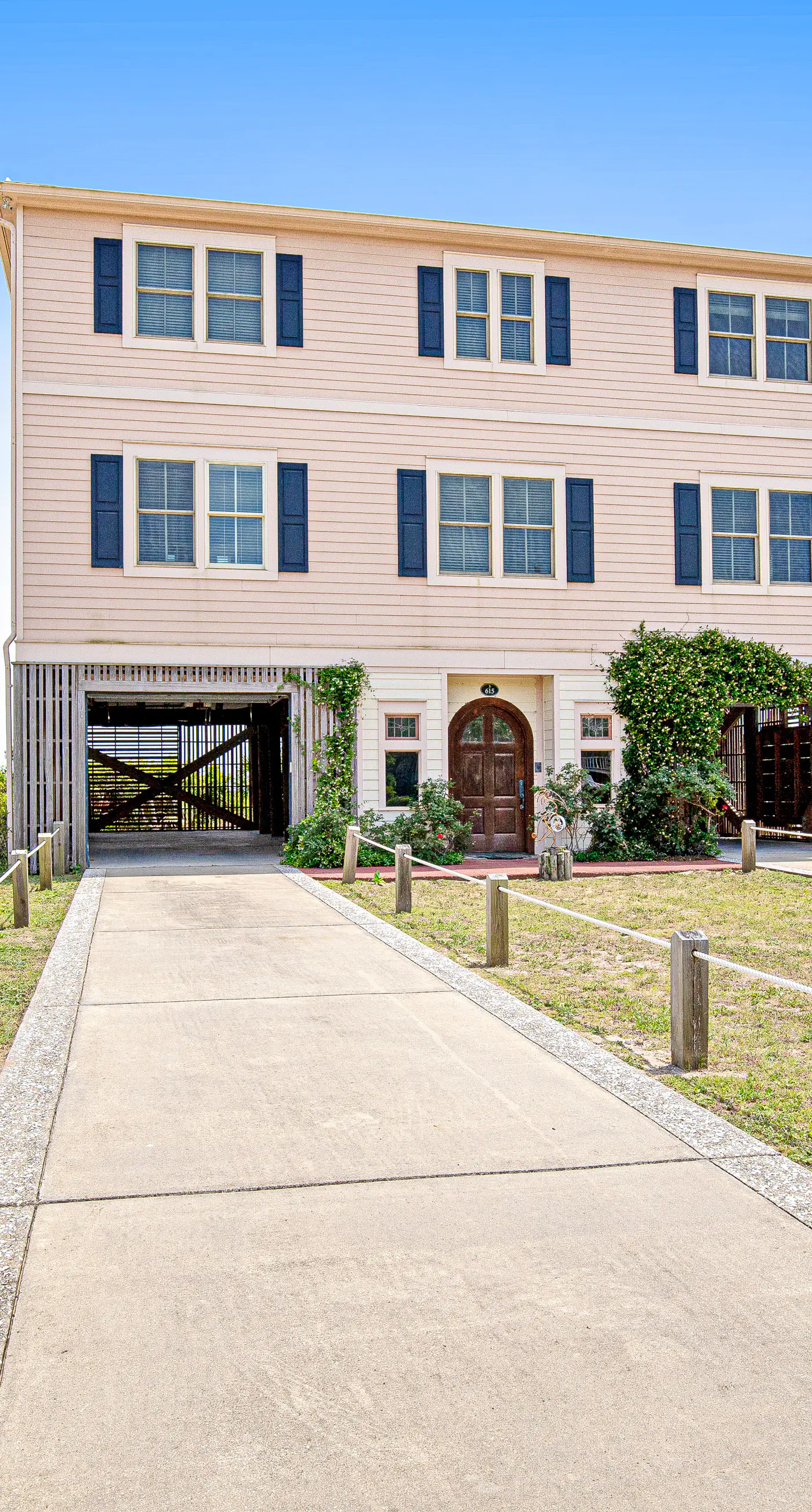 Gorgeous Beachfront Home w/ Oceanfront Views, Deck, Beach Boardwalk & WiFi