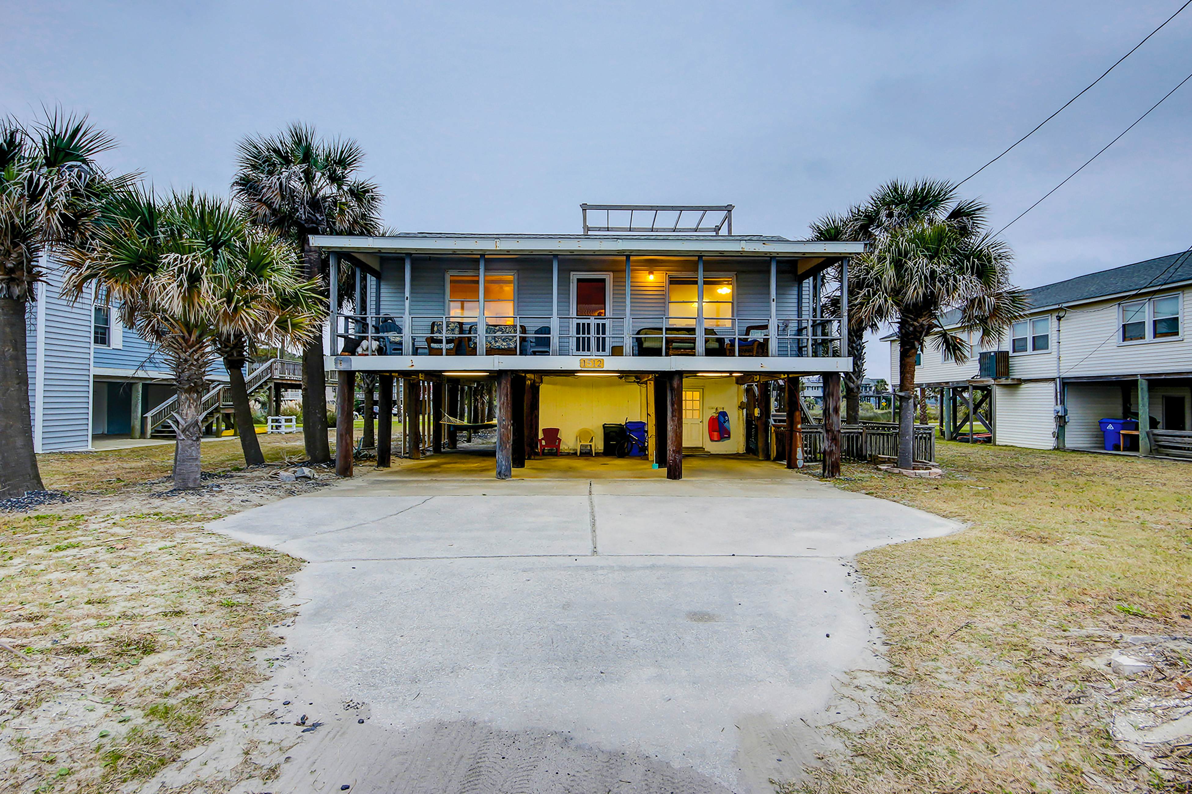 Beach Across the Street Ocean View Home w/ Roof Deck, Porch, AC - Dogs OK