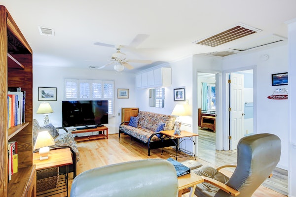 Beach Across the Street Ocean View Home w/ Roof Deck, Porch, AC - Dogs OK