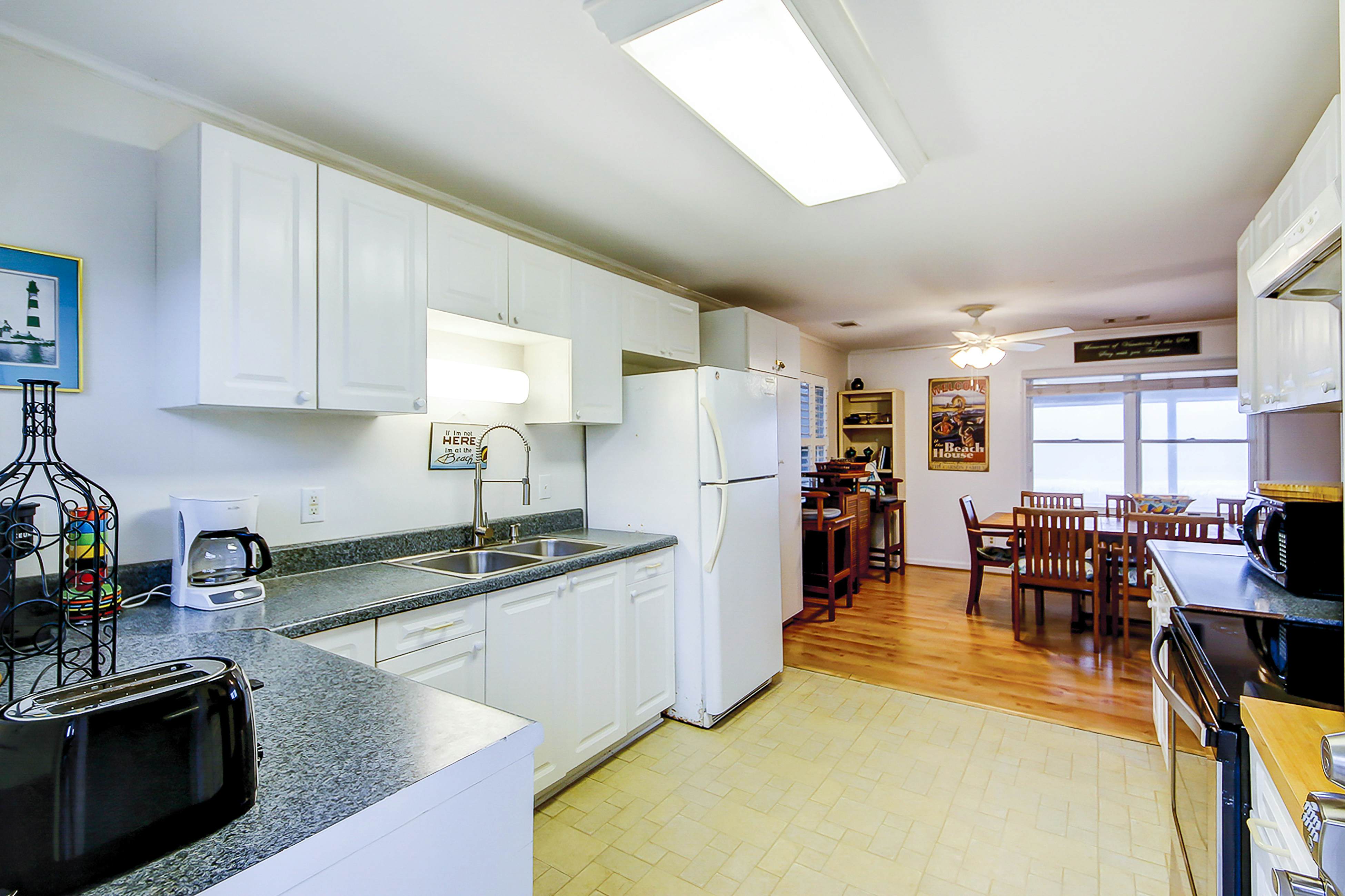 Beach Across the Street Ocean View Home w/ Roof Deck, Porch, AC - Dogs OK