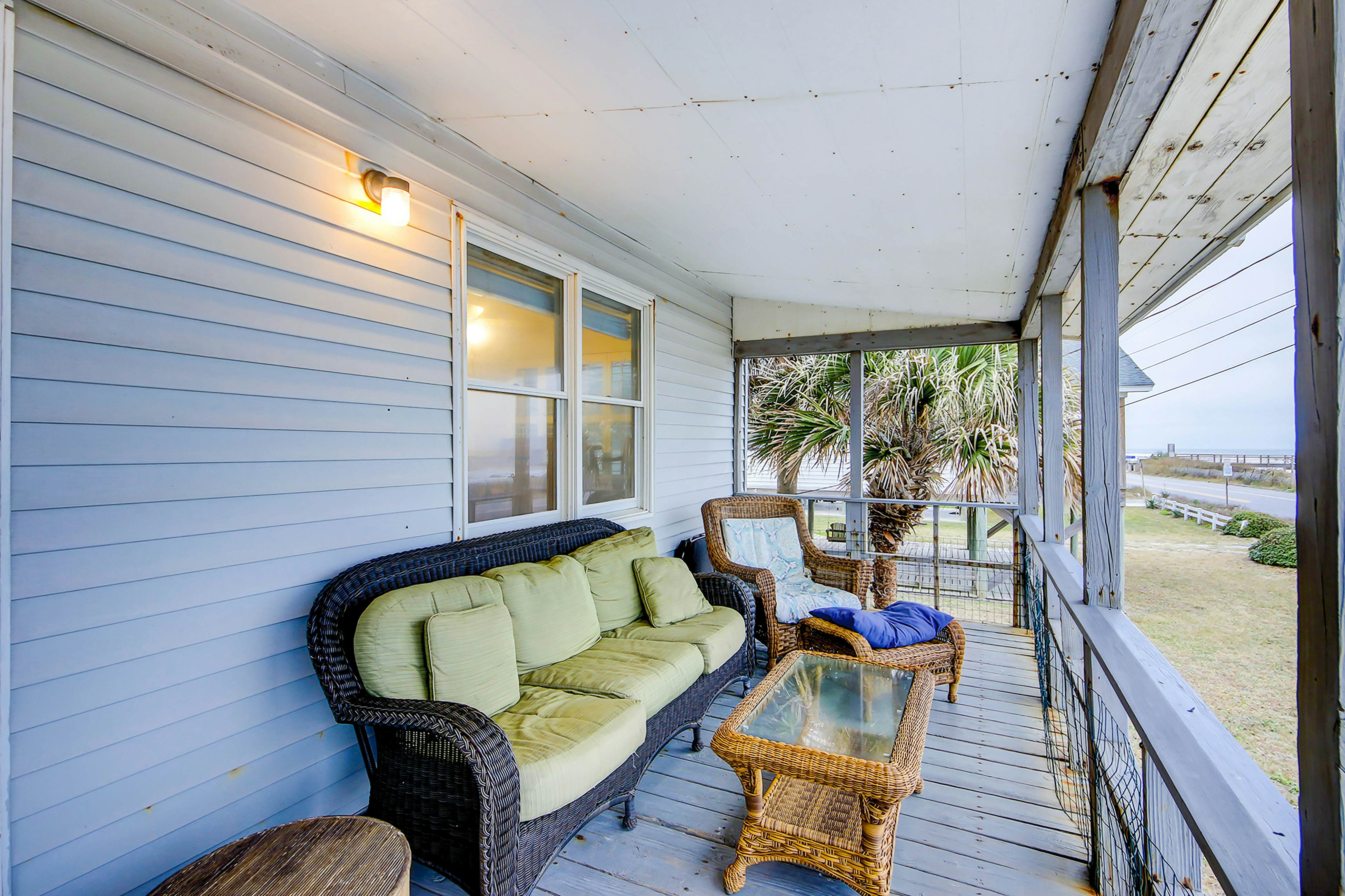 Beach Across the Street Ocean View Home w/ Roof Deck, Porch, AC - Dogs OK