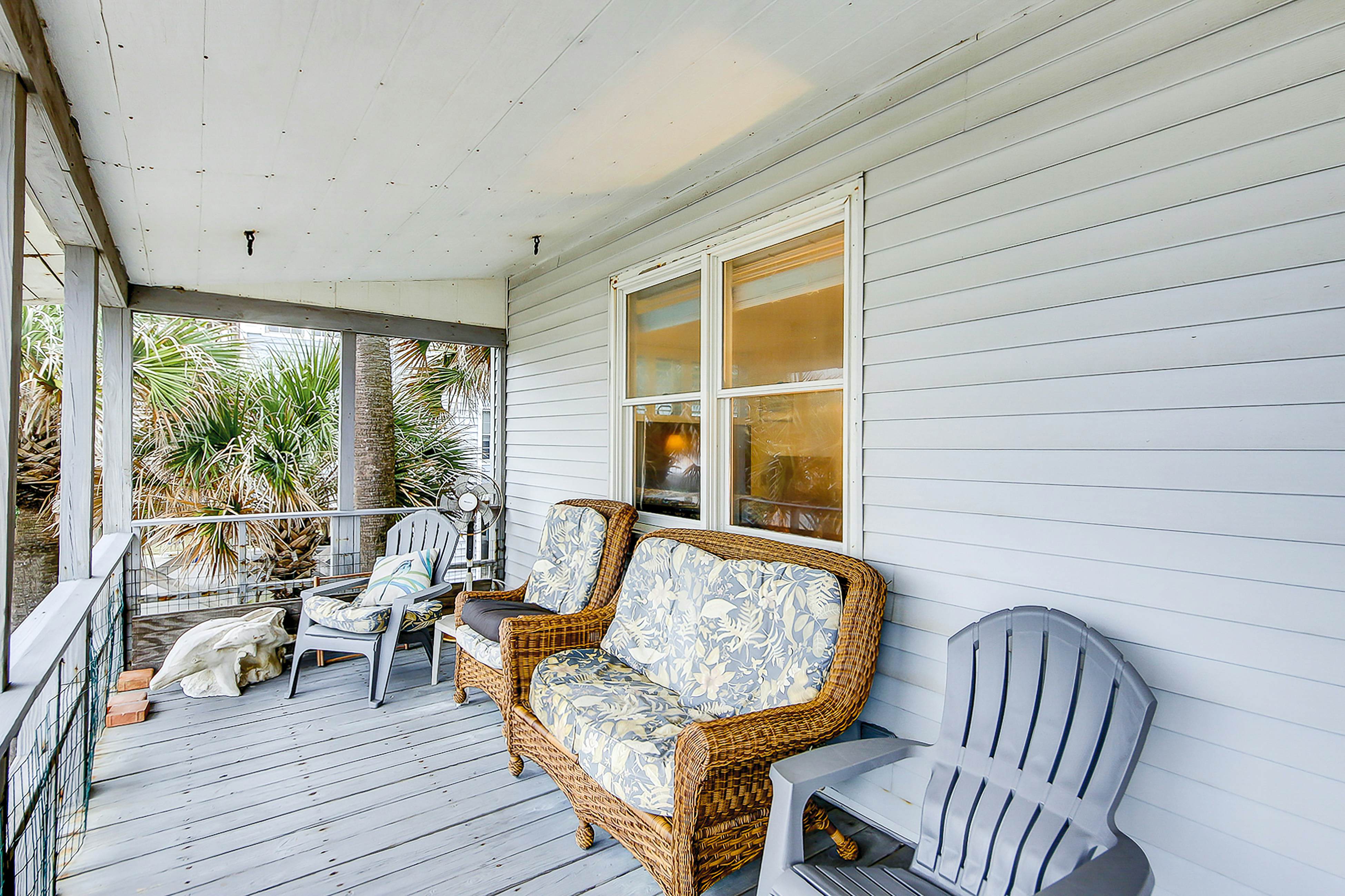 Beach Across the Street Ocean View Home w/ Roof Deck, Porch, AC - Dogs OK