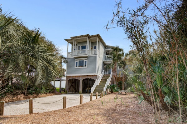 Luxury, Dog-Friendly, Oceanfront Home on Folly Beach