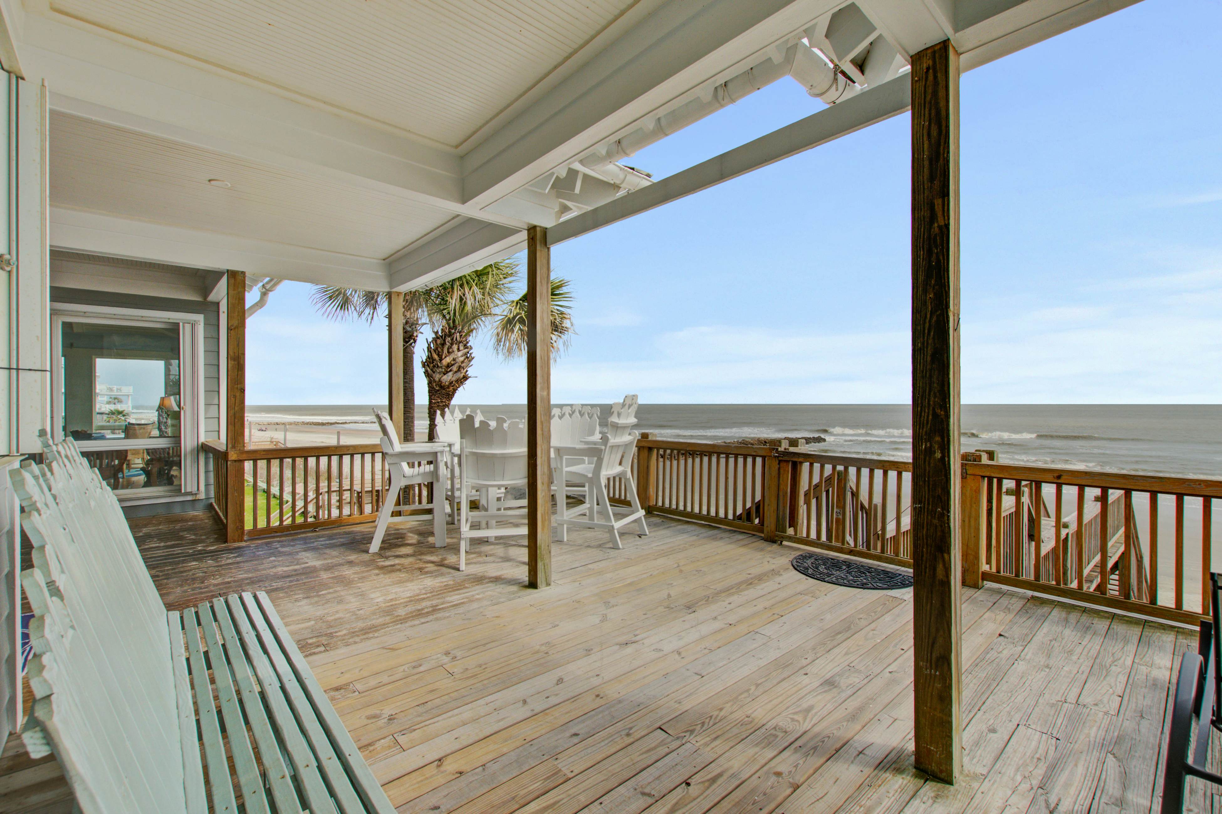 Luxury oceanfront home with AC & available for special events - dog-friendly