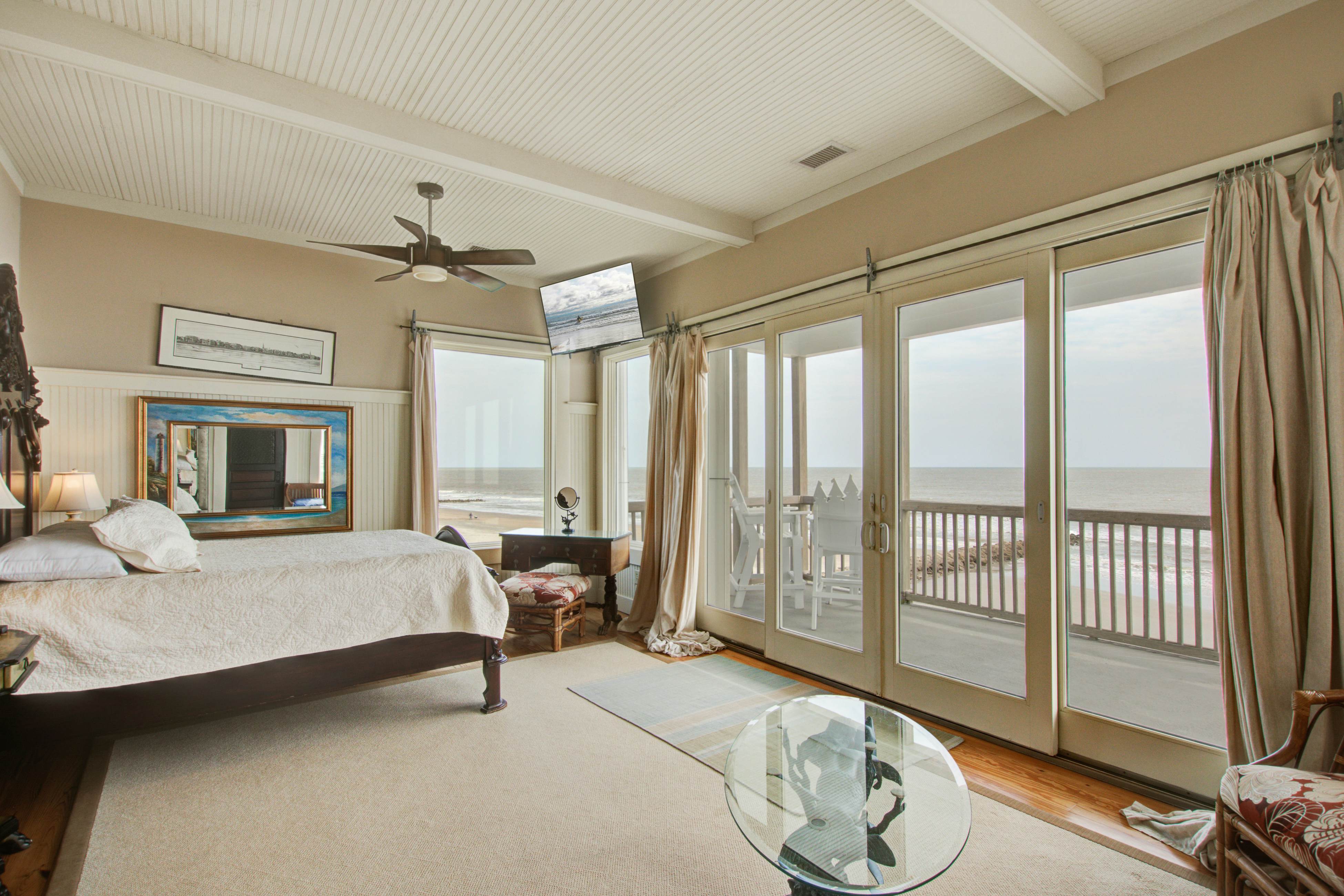 Luxury oceanfront home with AC & available for special events - dog-friendly