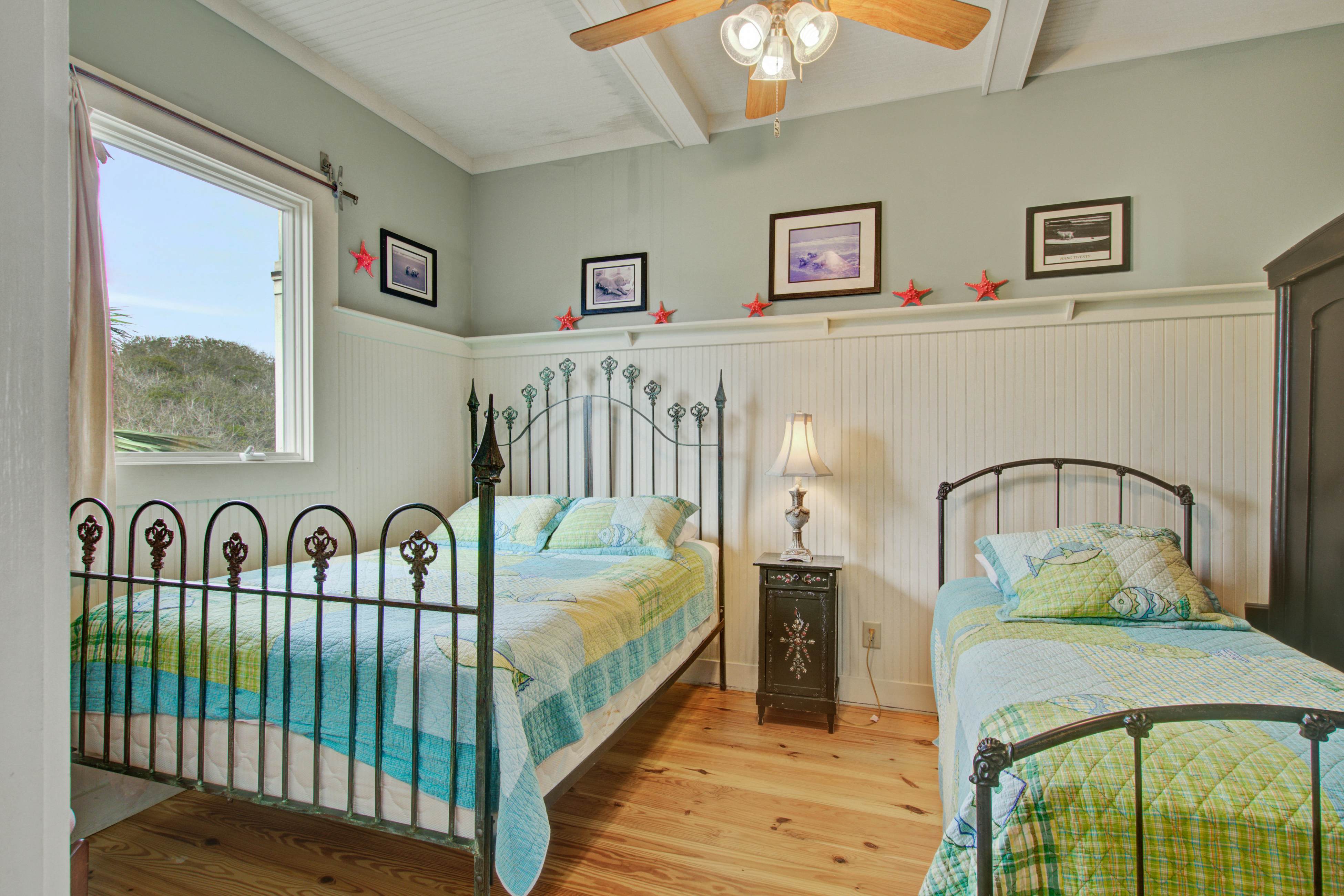 Luxury oceanfront home with AC & available for special events - dog-friendly