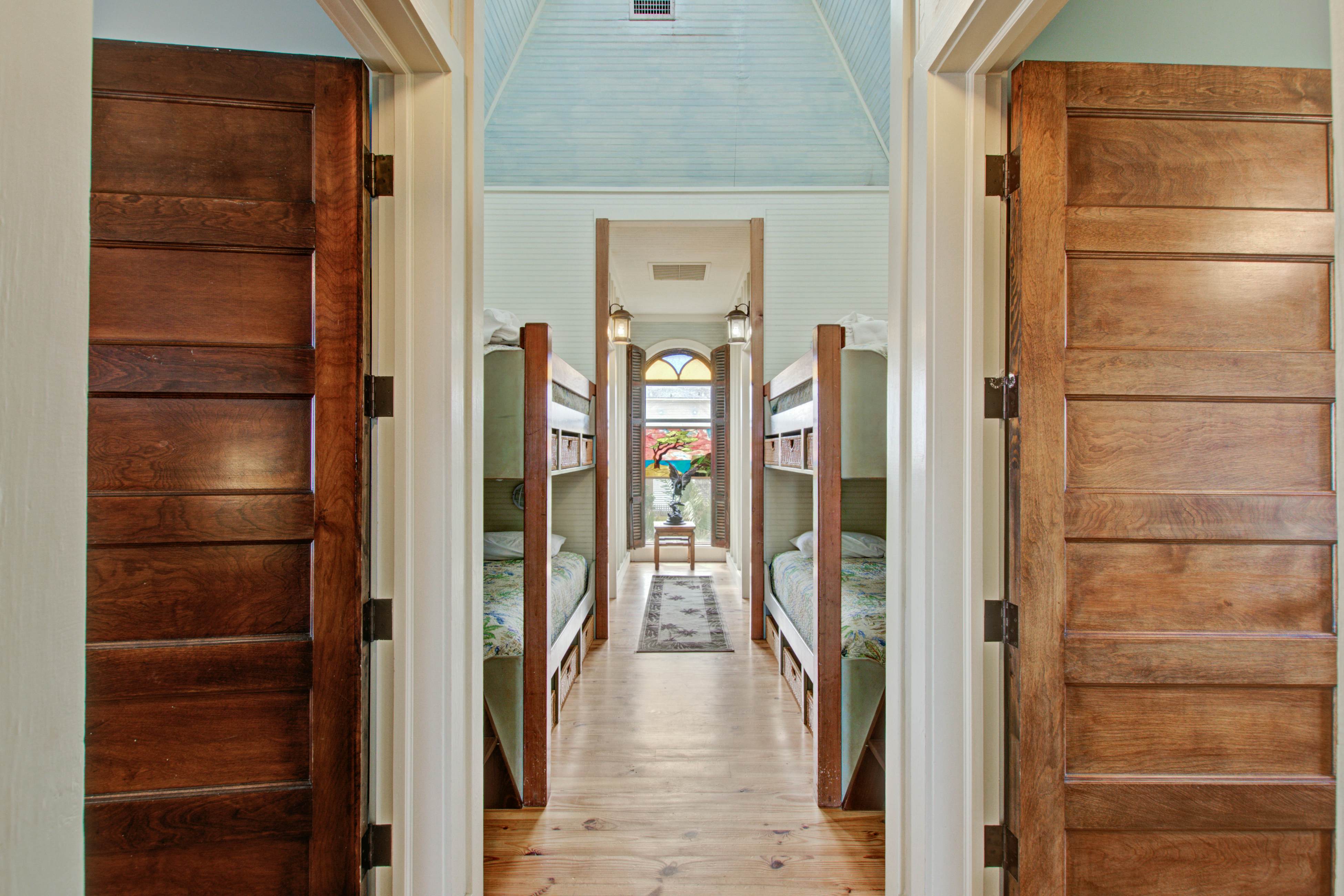 Luxury oceanfront home with AC & available for special events - dog-friendly