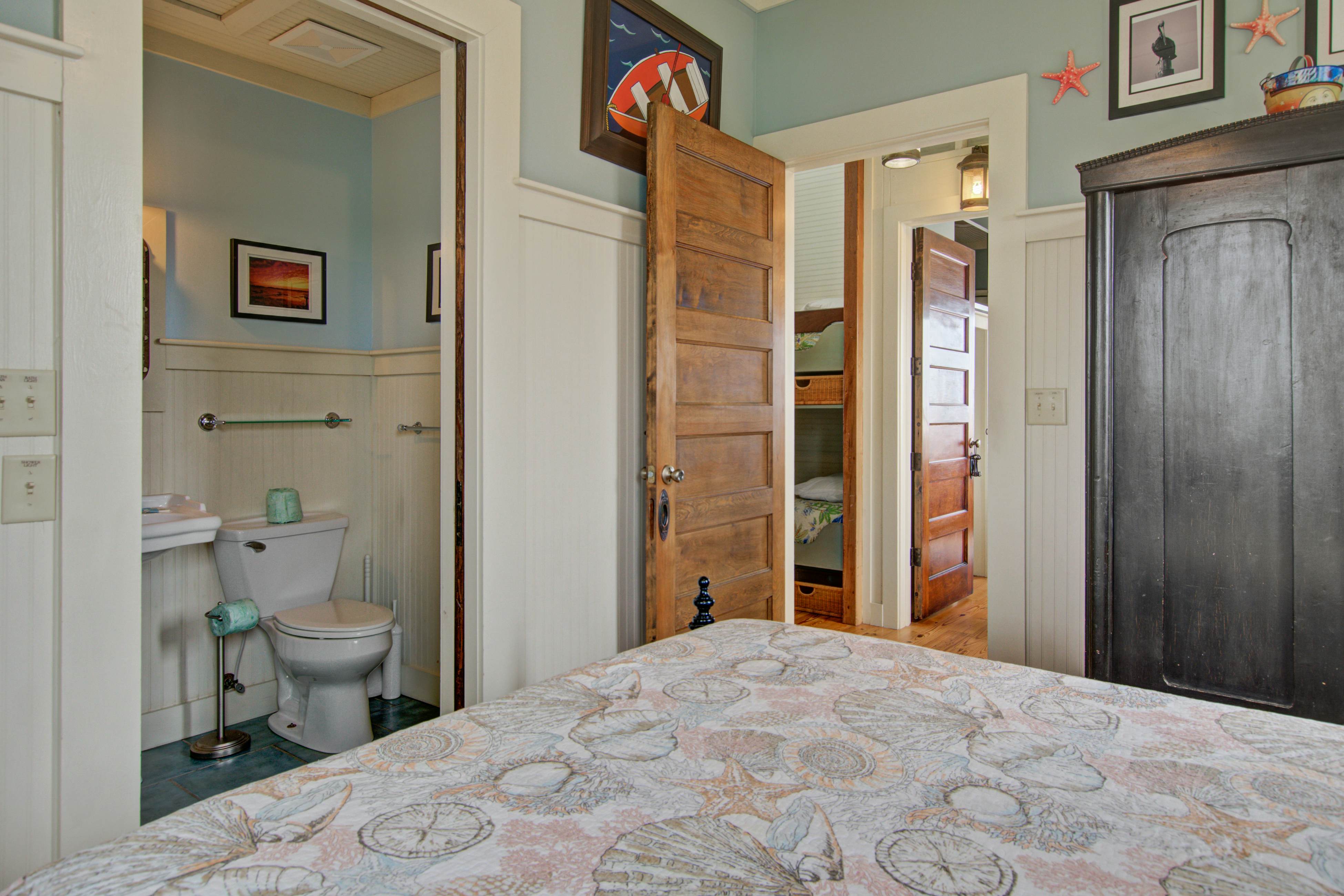 Luxury oceanfront home with AC & available for special events - dog-friendly