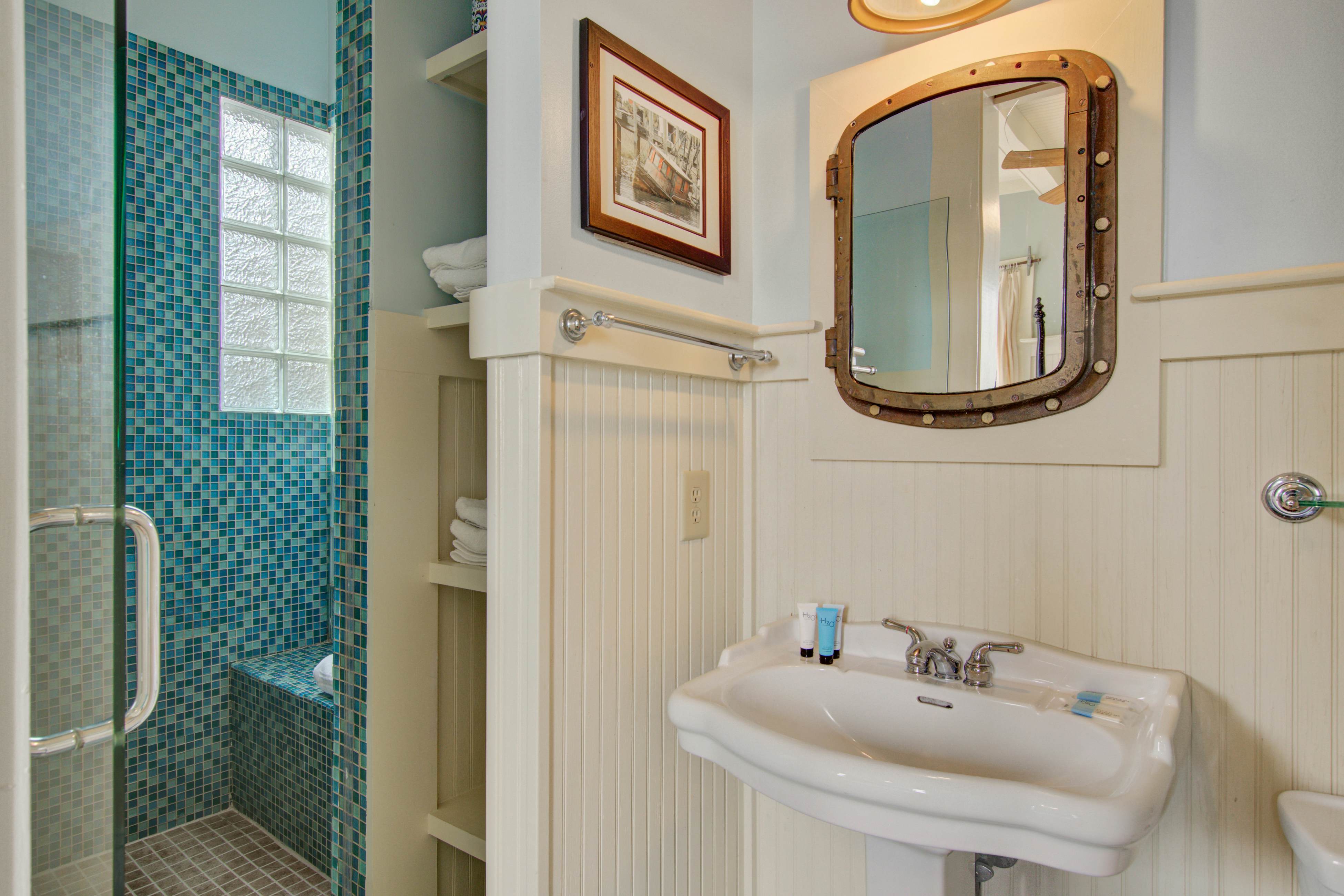 Luxury oceanfront home with AC & available for special events - dog-friendly