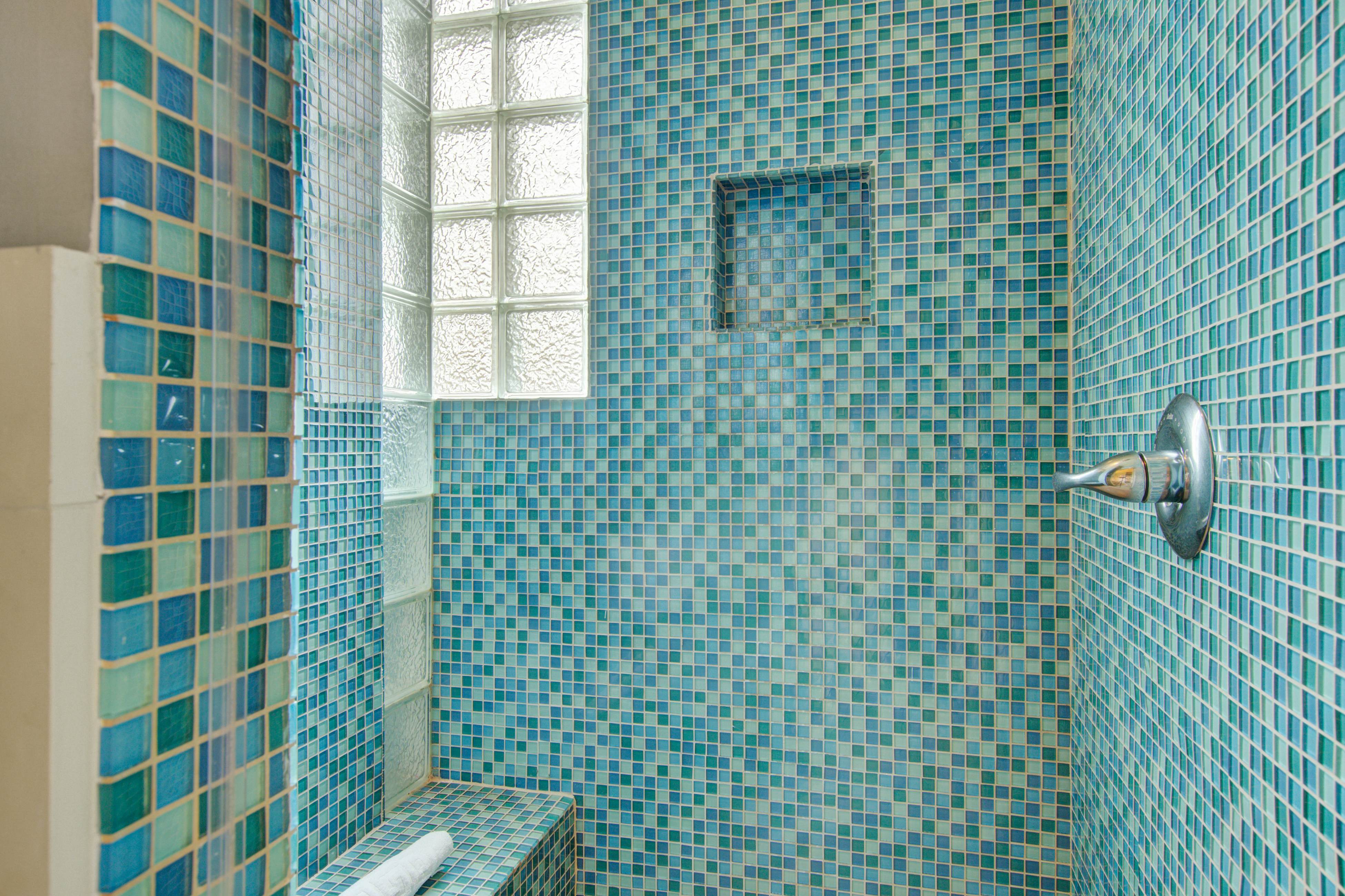 Luxury oceanfront home with AC & available for special events - dog-friendly