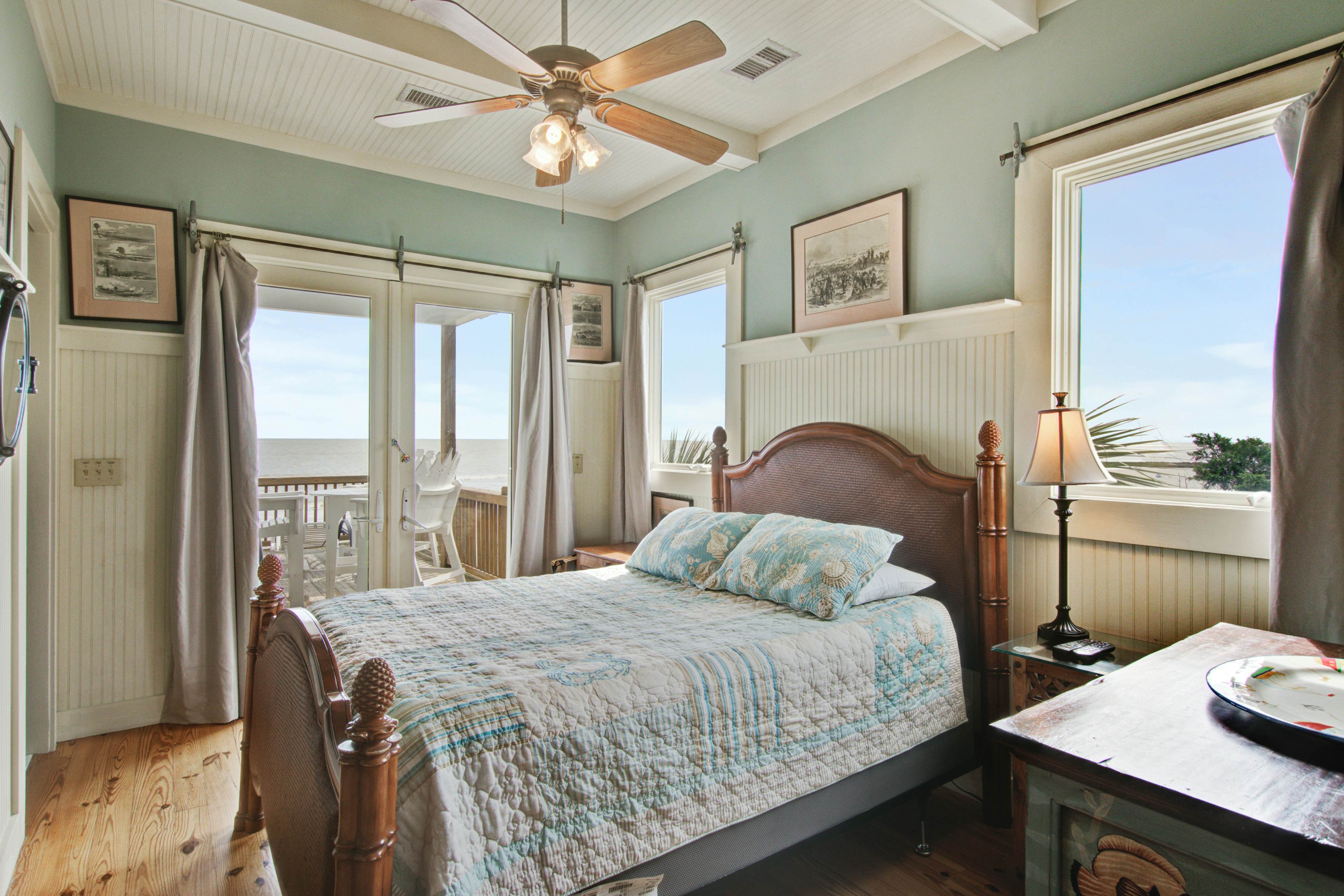 Luxury oceanfront home with AC & available for special events - dog-friendly