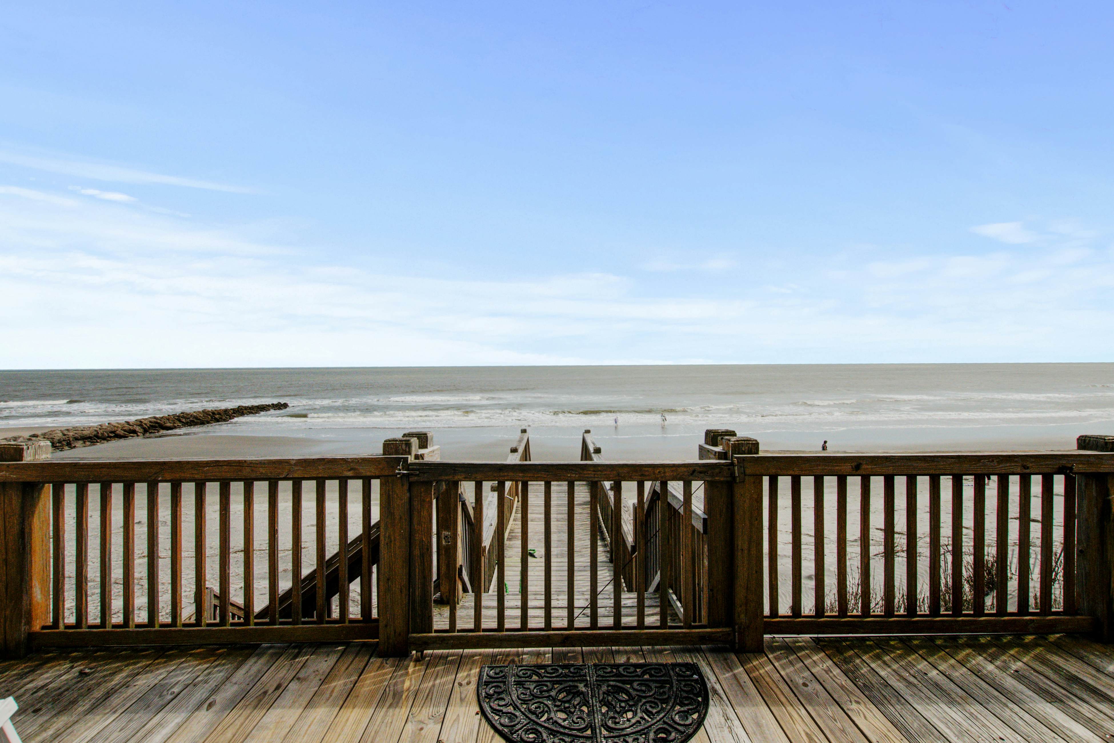 Luxury oceanfront home with AC & available for special events - dog-friendly