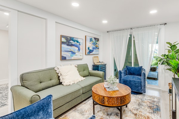 Lower Level of a Duplex with Two Patios & Fast WiFi - 1 Block to the Beach