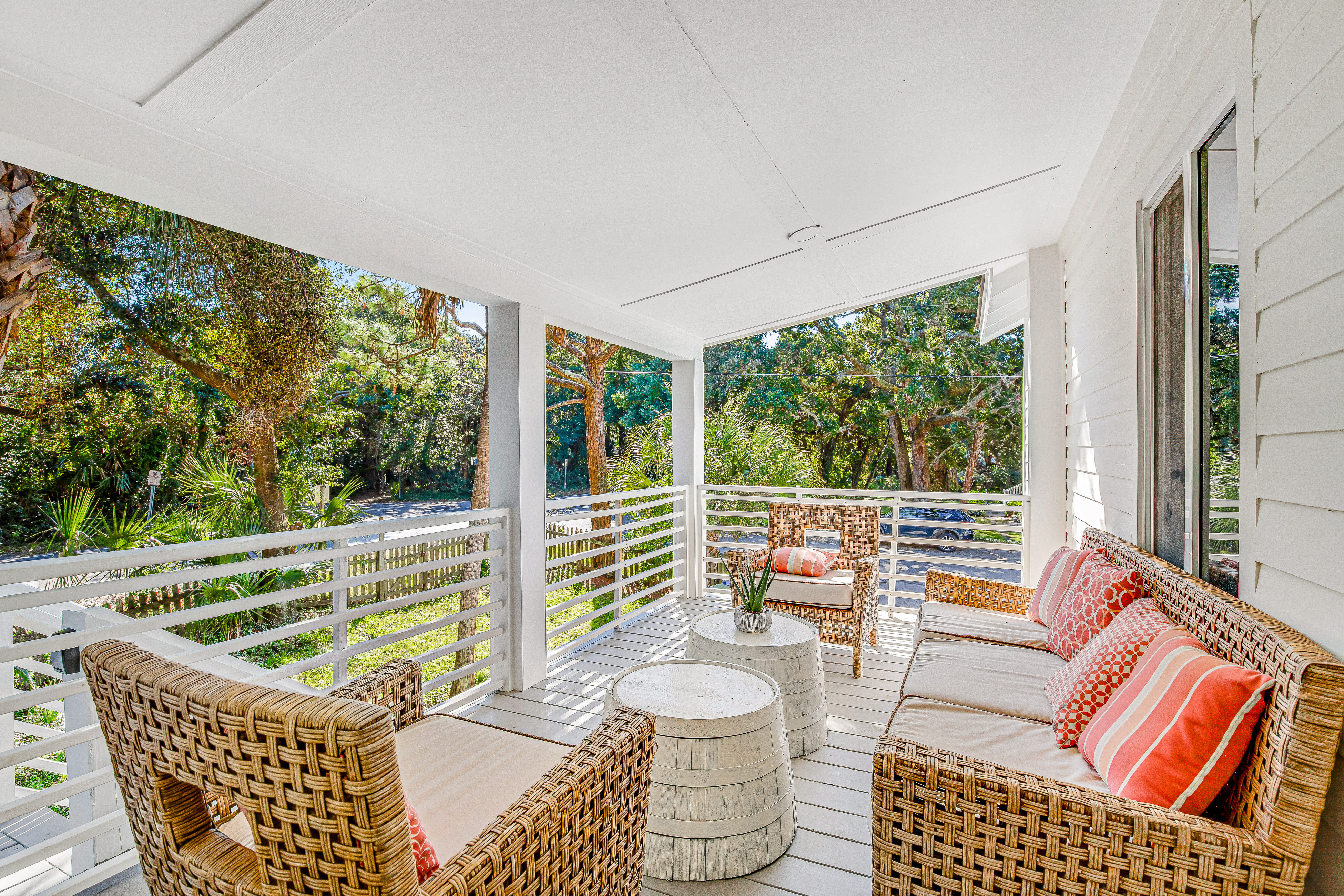 Upper Level of a Duplex with Two Decks, Lovely Interior & Free WiFi