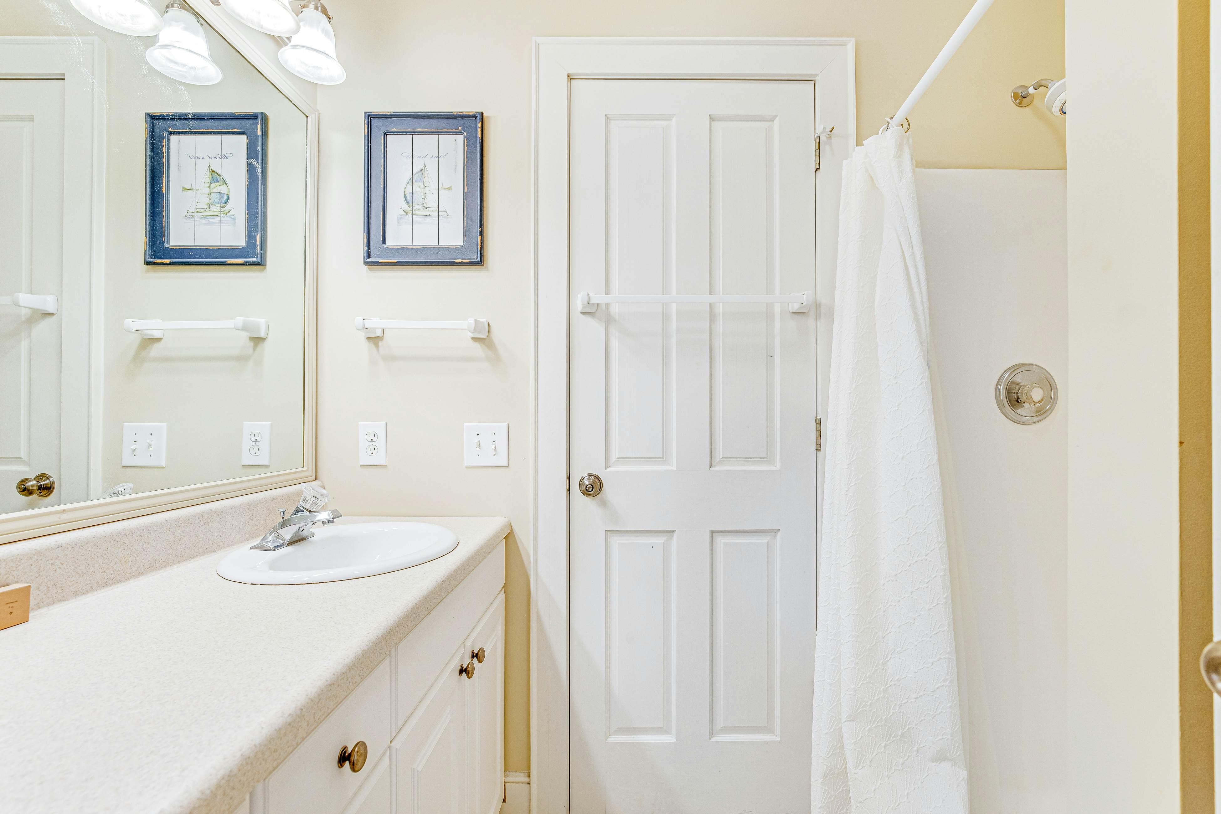 Ocean-View Luxury Home - Dog-Friendly - Private Hot Tub, WiFi, W/D & Central AC