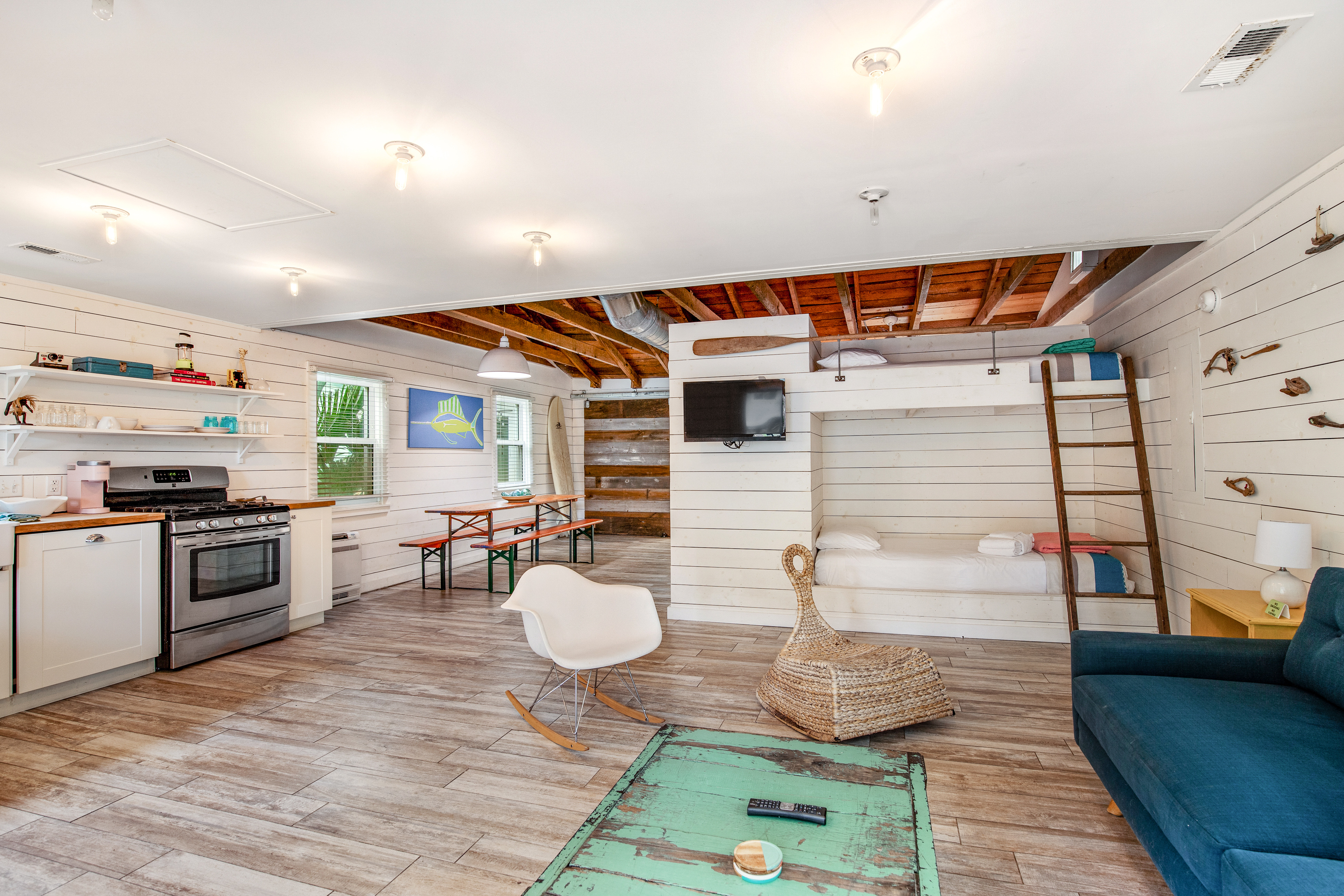 Trio of coastal cottages with private courtyard, full kitchens, & WiFi - dogs ok