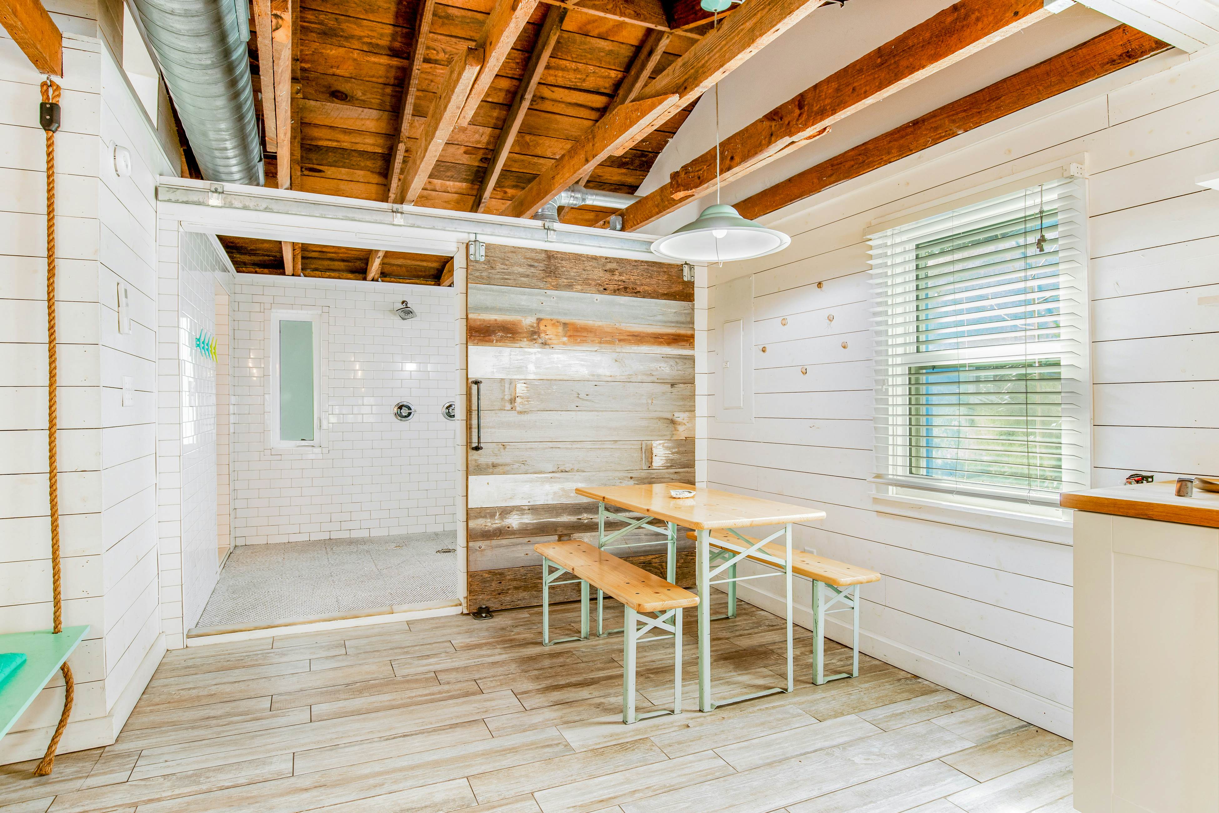 Trio of coastal cottages with private courtyard, full kitchens, & WiFi - dogs ok