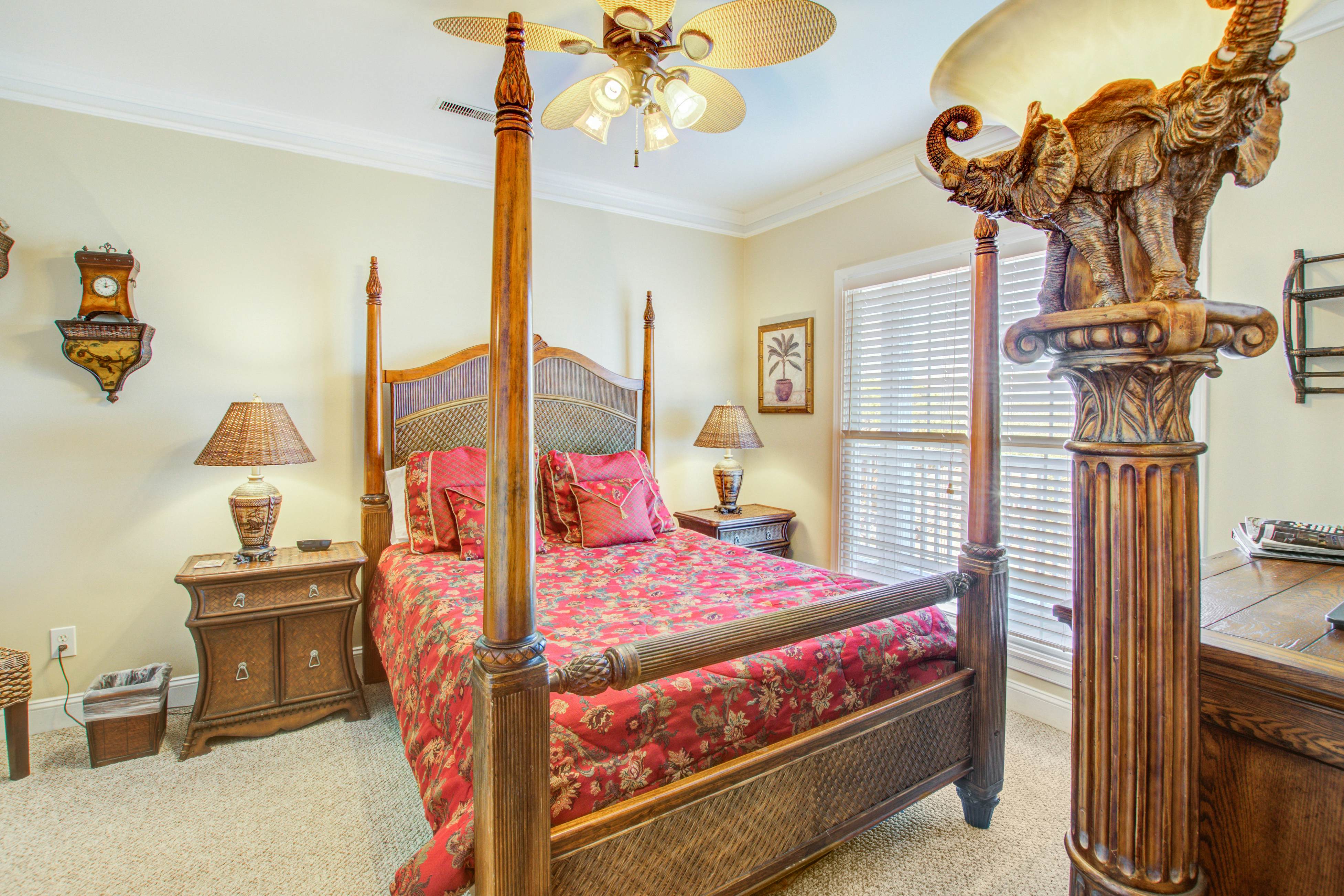 Second-level beachfront villa w/shared pool, ocean views, & balcony