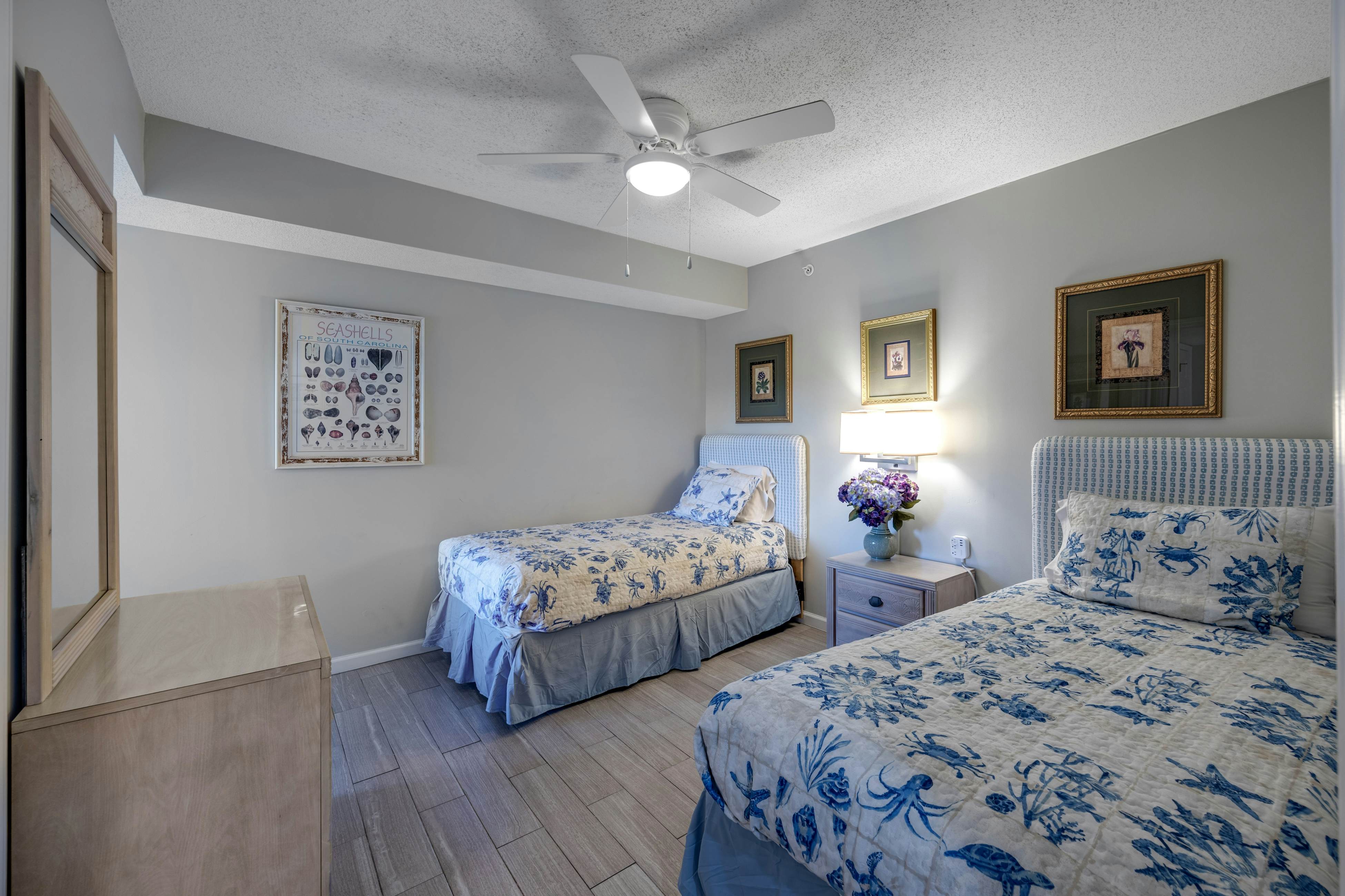 Oceanfront, third-floor villa with great views, balcony & 2 shared pools