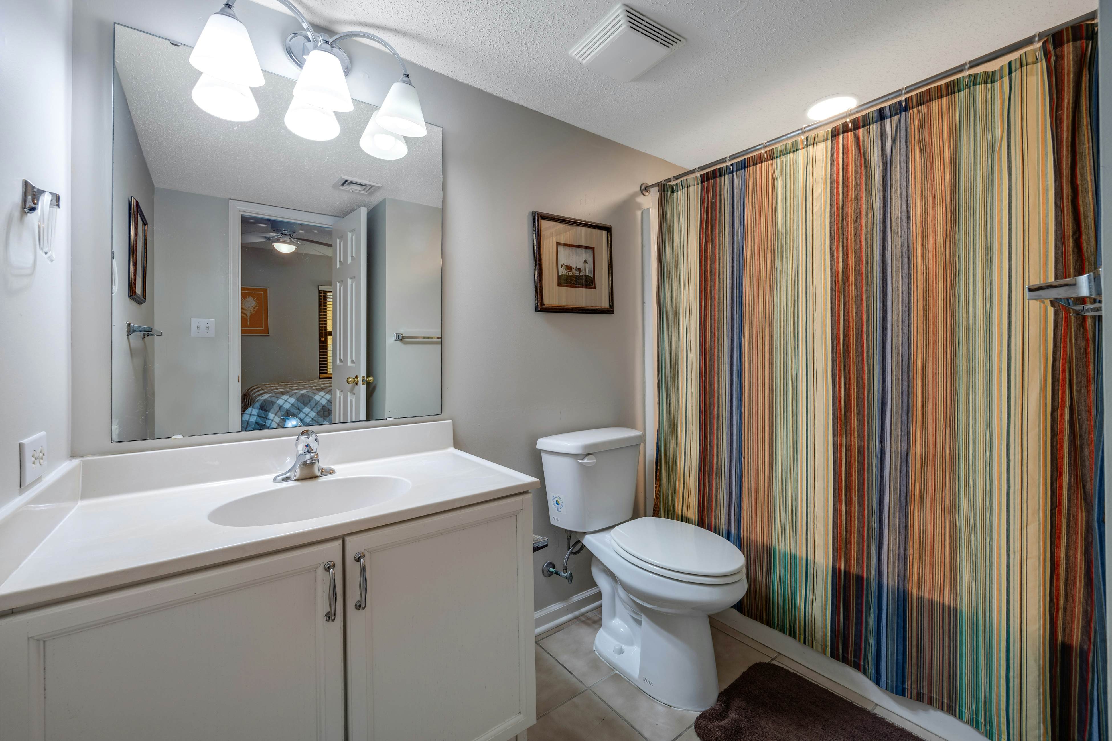 Oceanfront, third-floor villa with great views, balcony & 2 shared pools