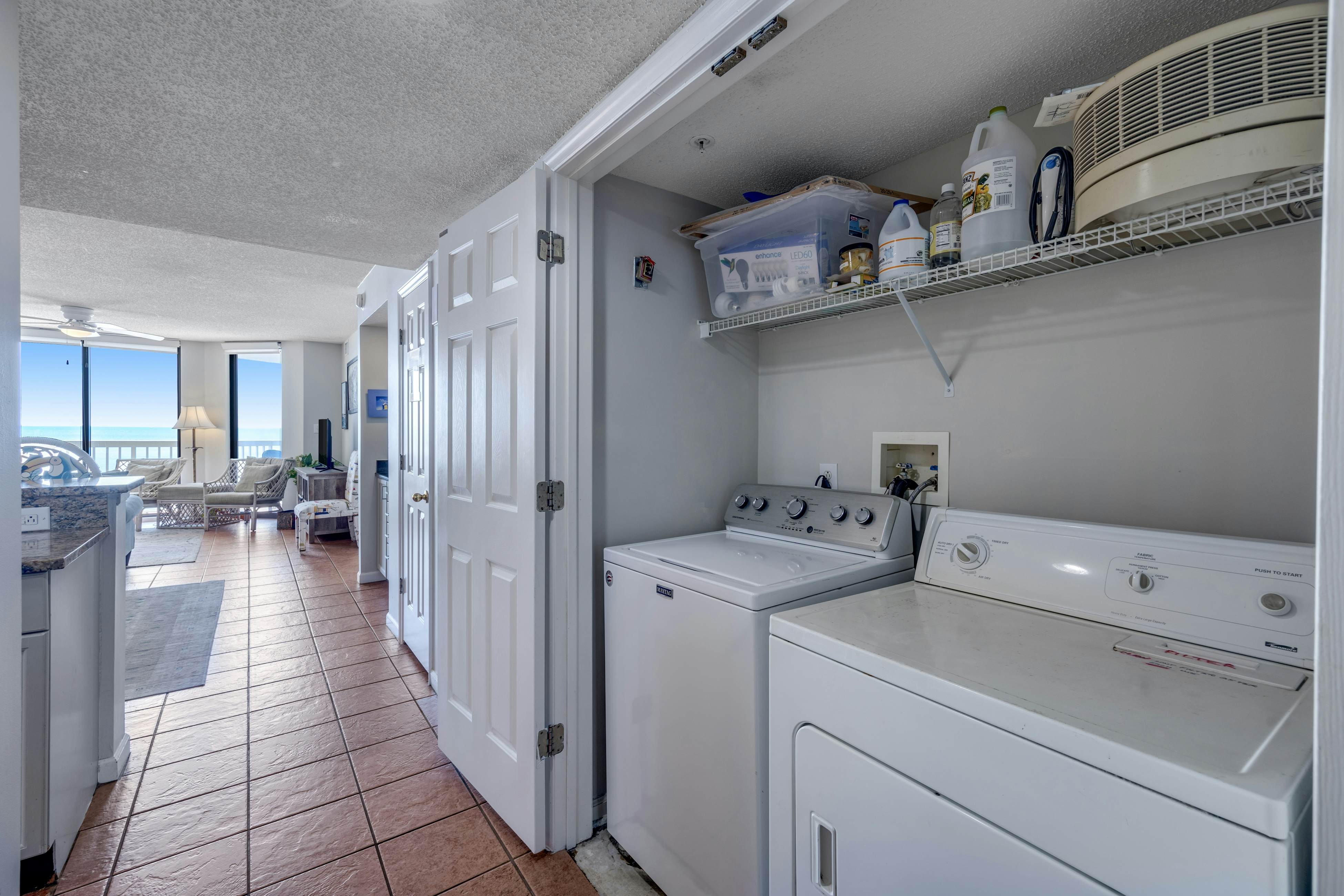 Oceanfront, third-floor villa with great views, balcony & 2 shared pools