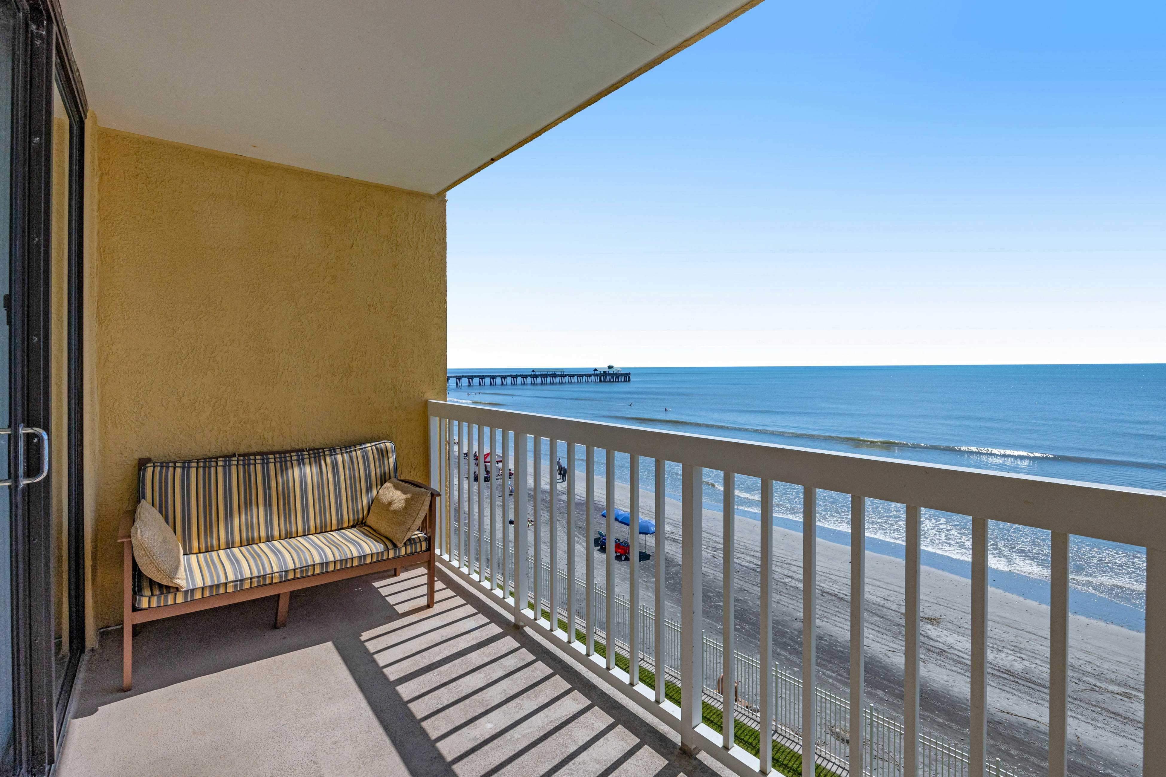 Oceanfront, third-floor villa with great views, balcony & 2 shared pools