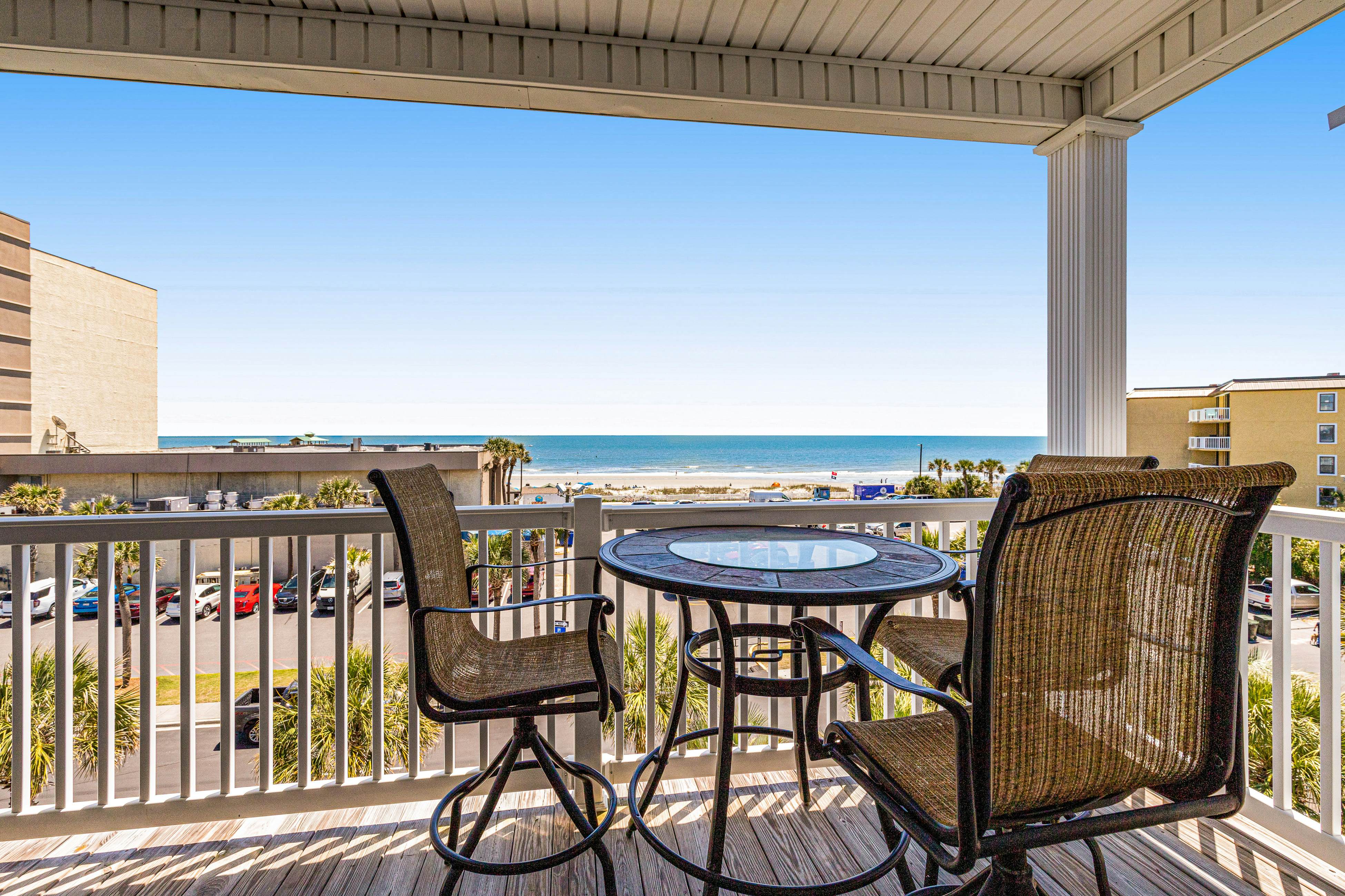 Third-floor condo with views of the ocean & shared pool