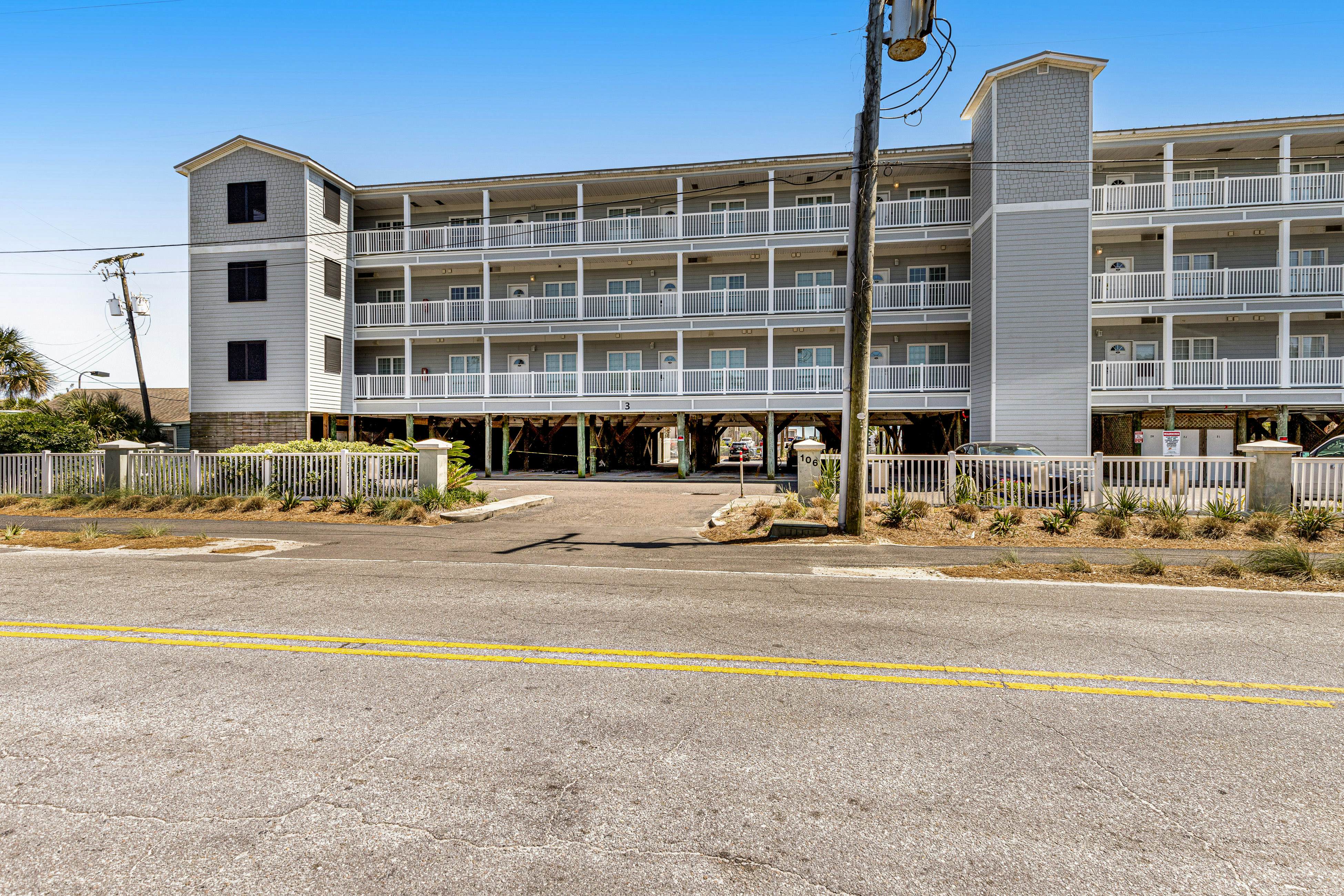 Third-floor condo with views of the ocean & shared pool