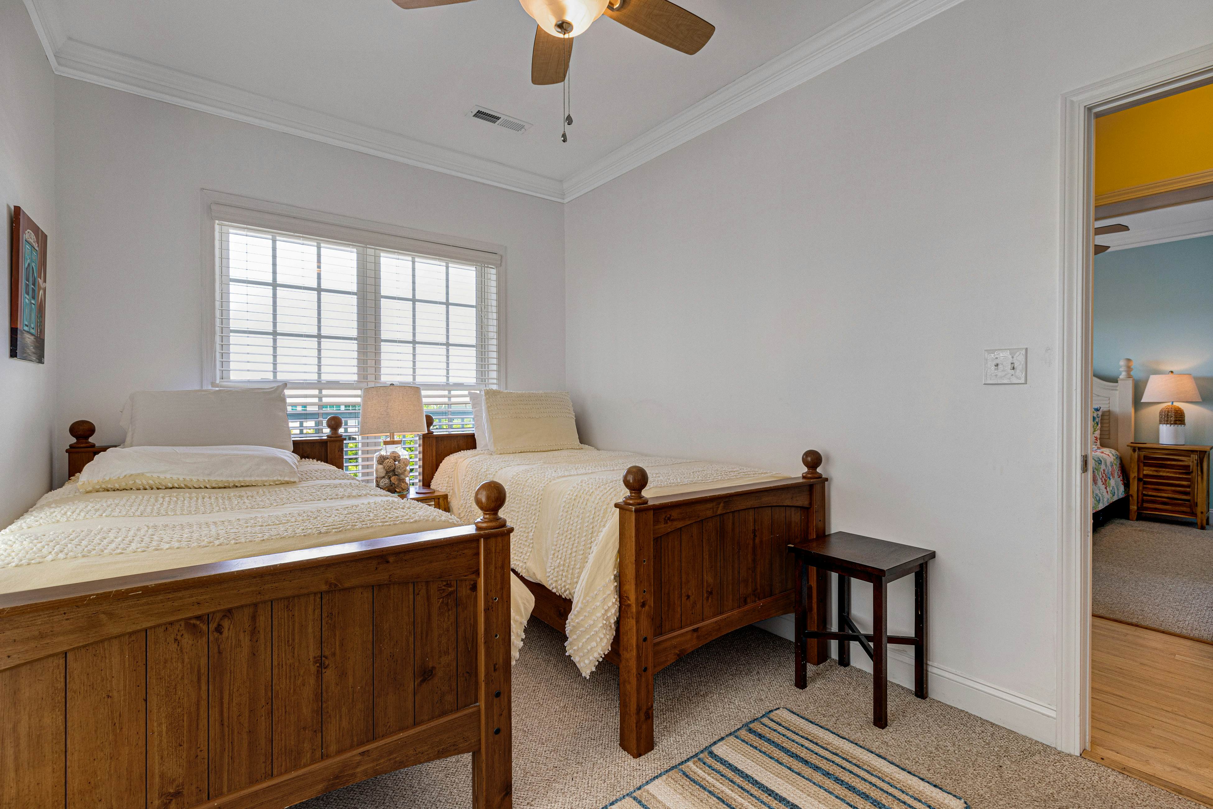 Third-floor condo with views of the ocean & shared pool